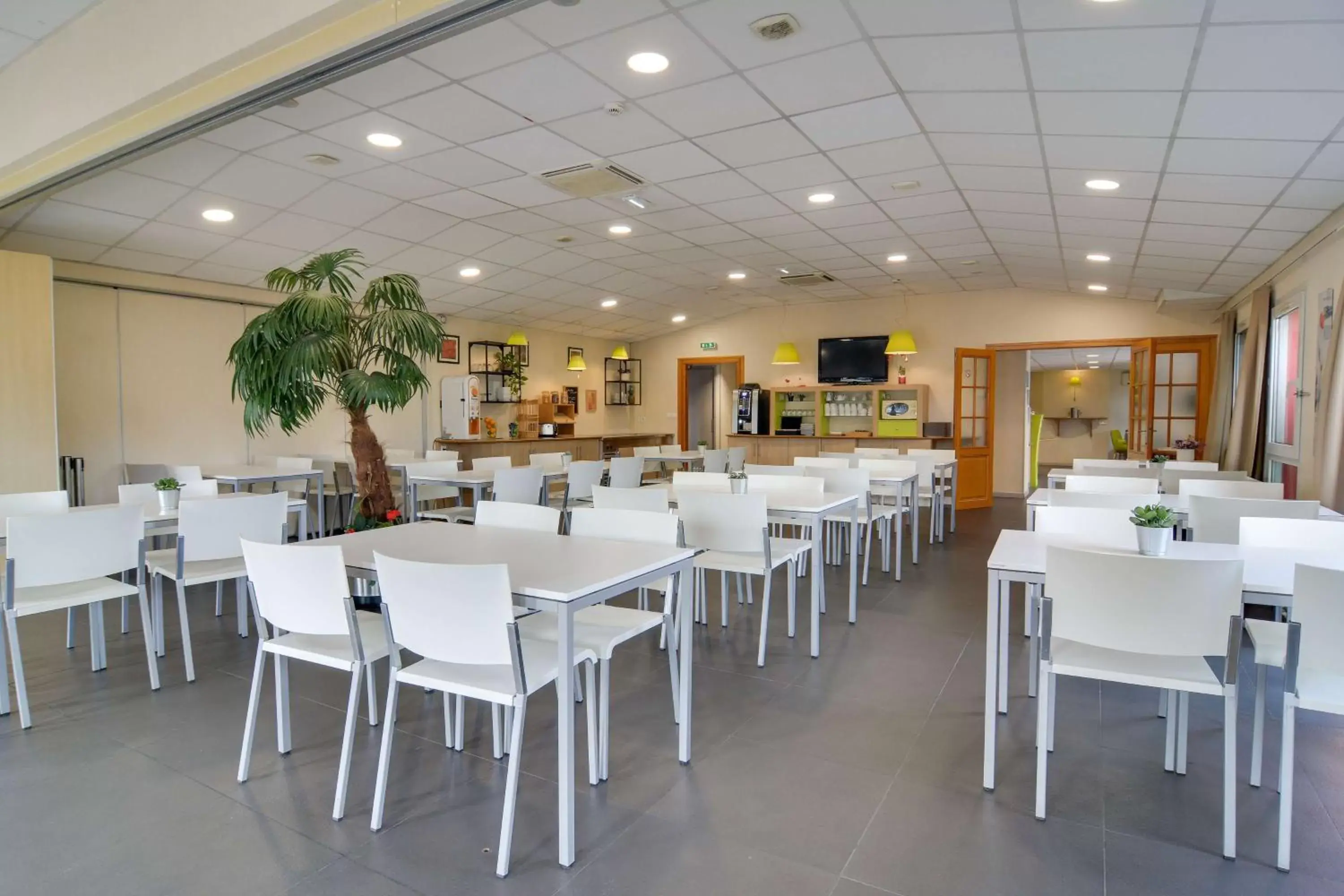 Breakfast, Restaurant/Places to Eat in Sure Hotel by Best Western Nantes Saint-Herblain