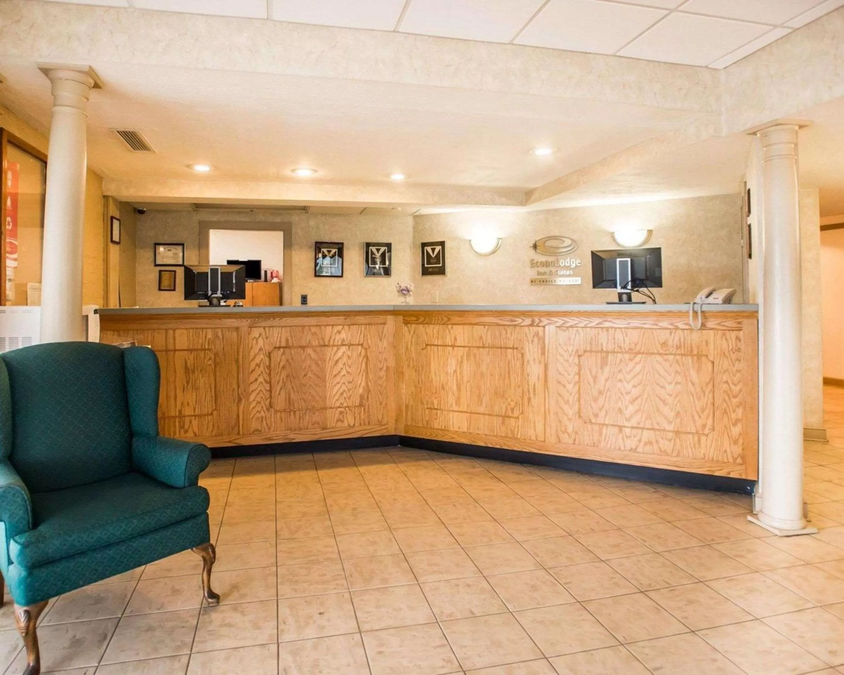 Lobby or reception in Econo Lodge Inn & Suites Shamokin Dam - Selinsgrove