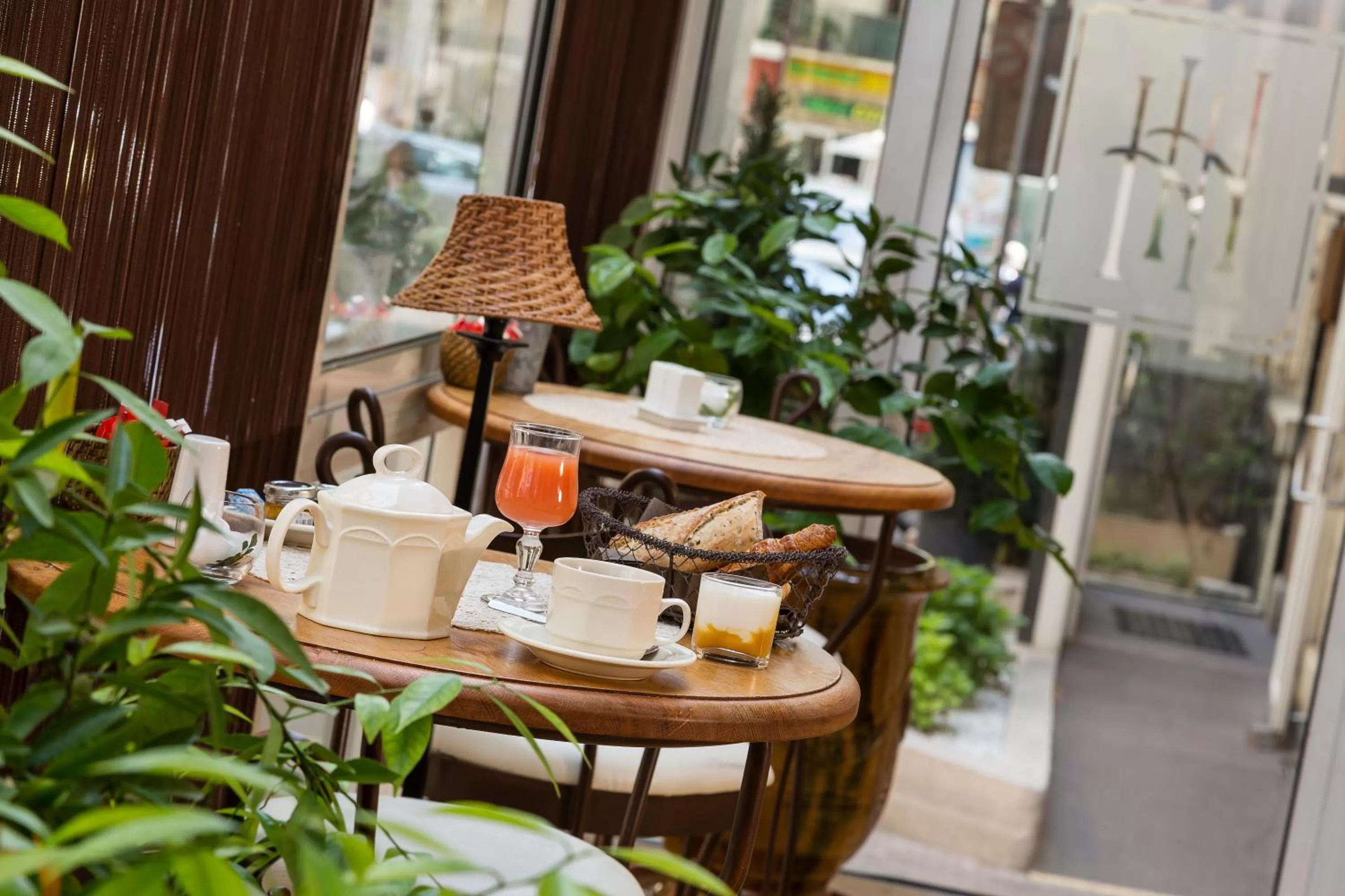 Restaurant/places to eat in Hôtel de l'Horloge