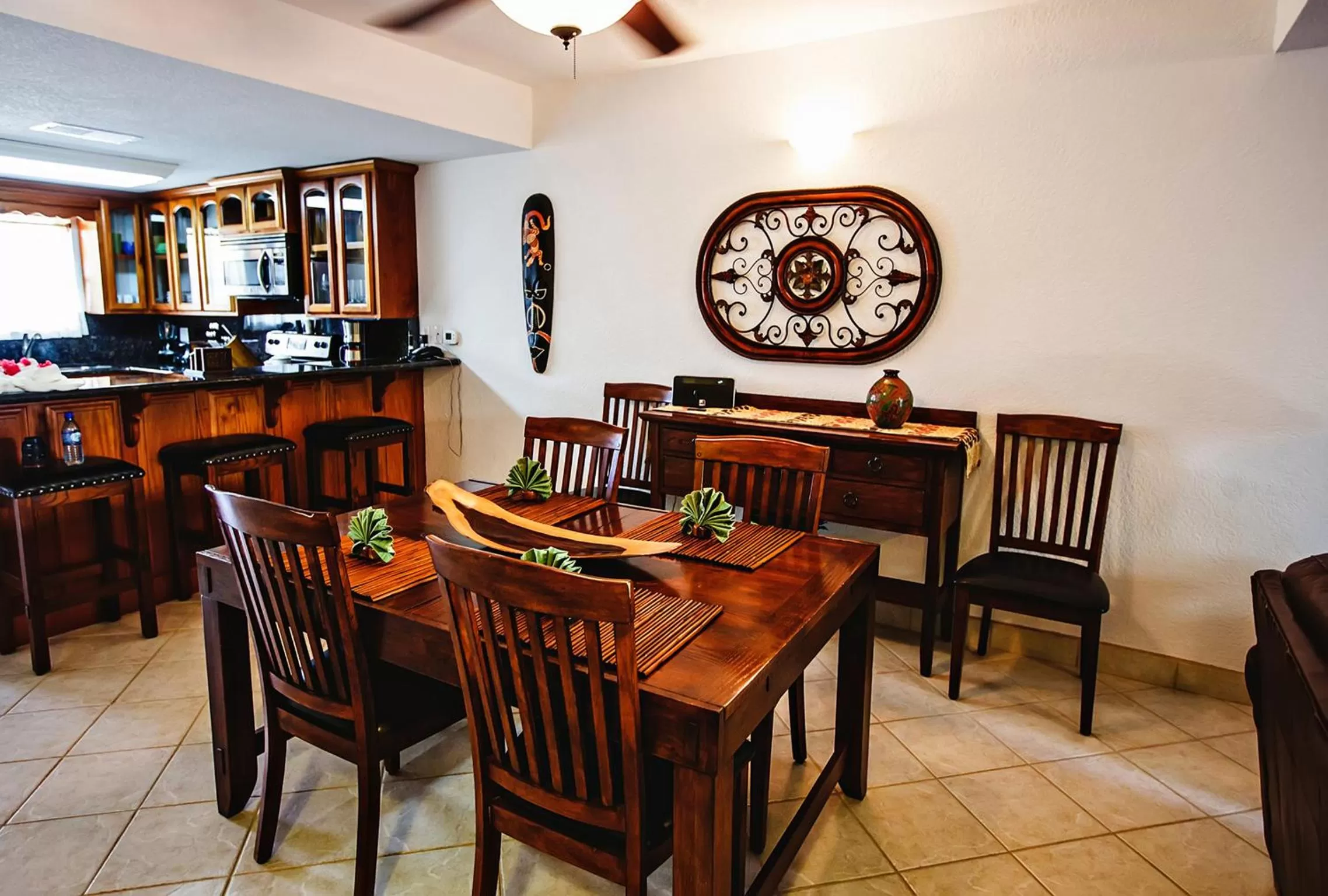 Dining area in Pelican Reef Villas Resort