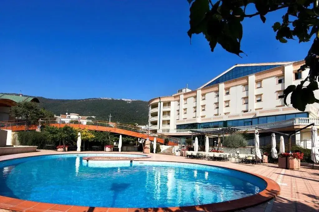 Garden, Swimming Pool in Gran Paradiso Hotel Spa