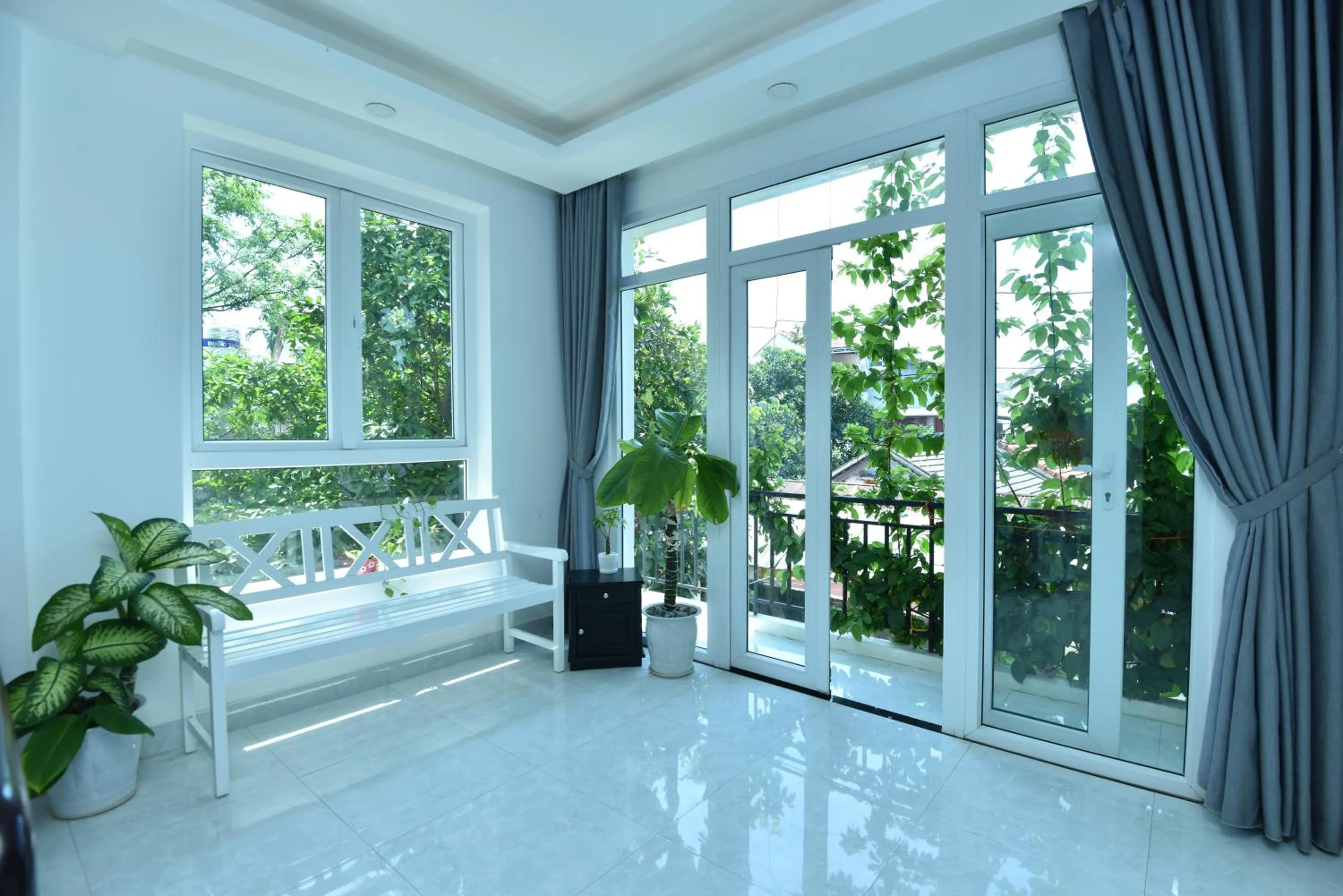 Garden in Flamingo Villa Homestay - Big Rooms with Balcony - Close to Hoi An Old Town 200m & Temple Bridge - Large Outside Pool for Sun Bathing