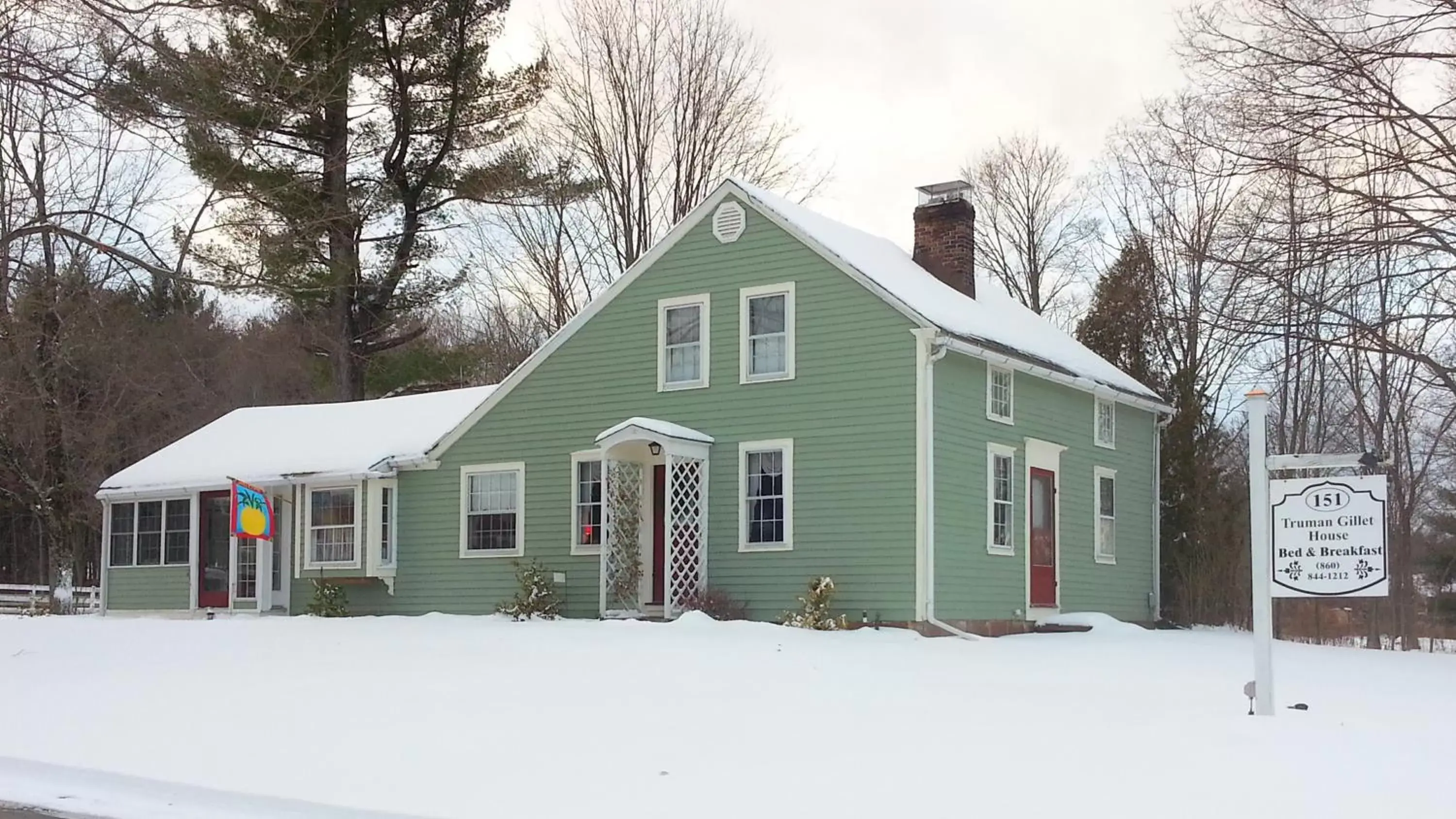 Facade/entrance, Winter in Truman Gillet House B & B