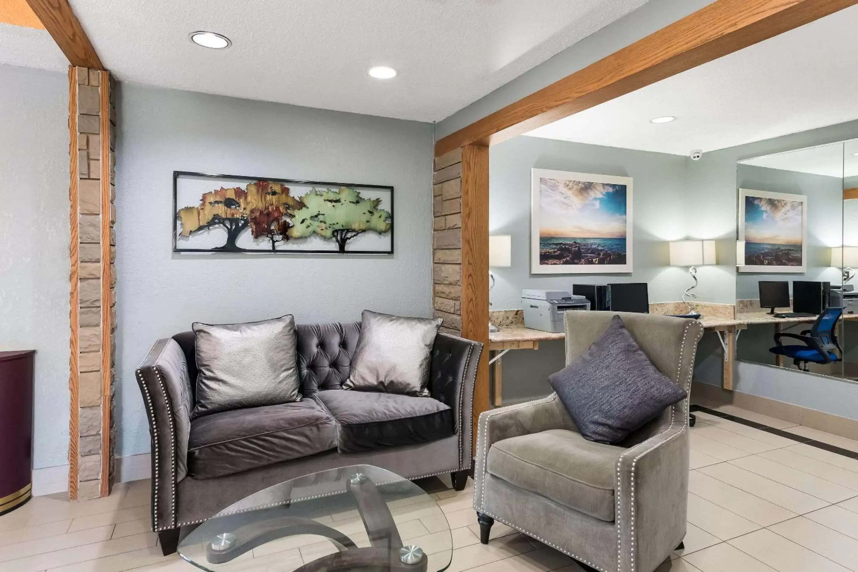 Lobby or reception, Seating Area in Quality Inn