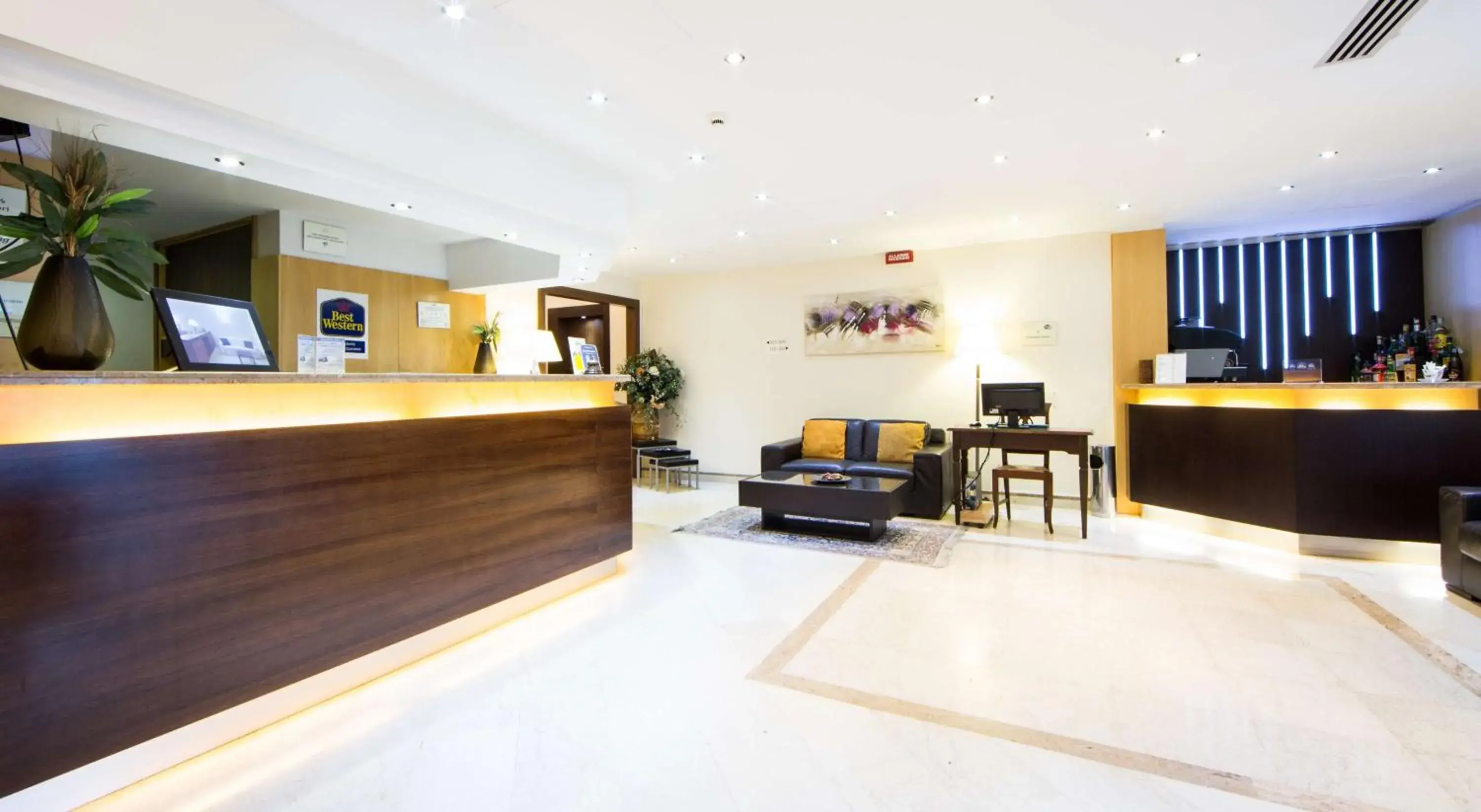Lobby or reception, Lobby/Reception in Suites & Residence Hotel