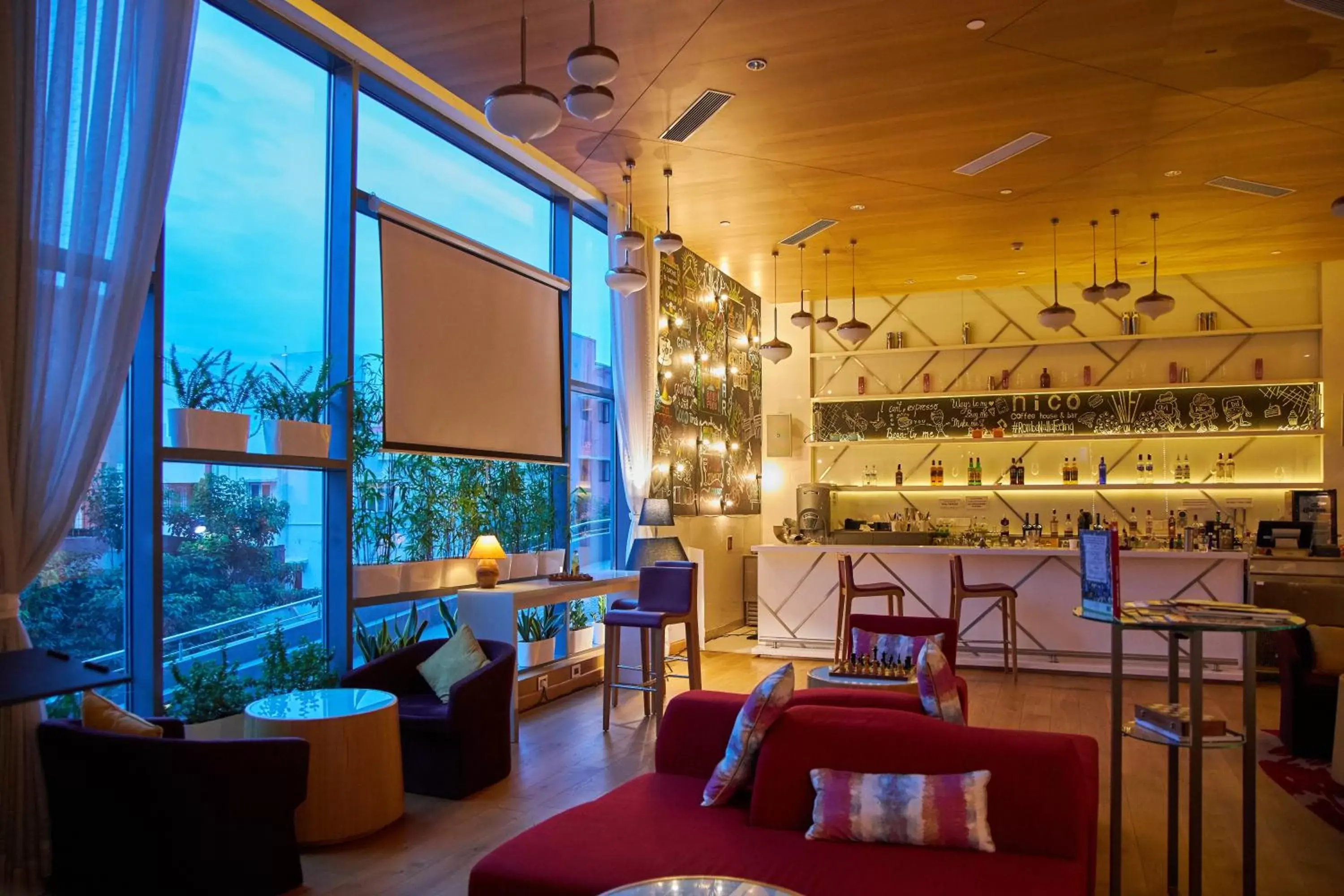 Lounge or bar in Novotel Chennai OMR