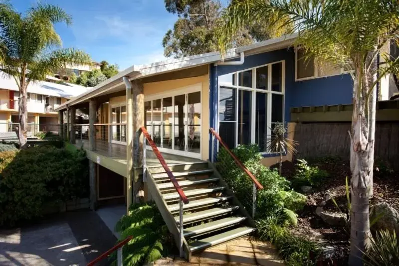 Facade/entrance, Property Building in Tathra Beach House Holiday Apartments