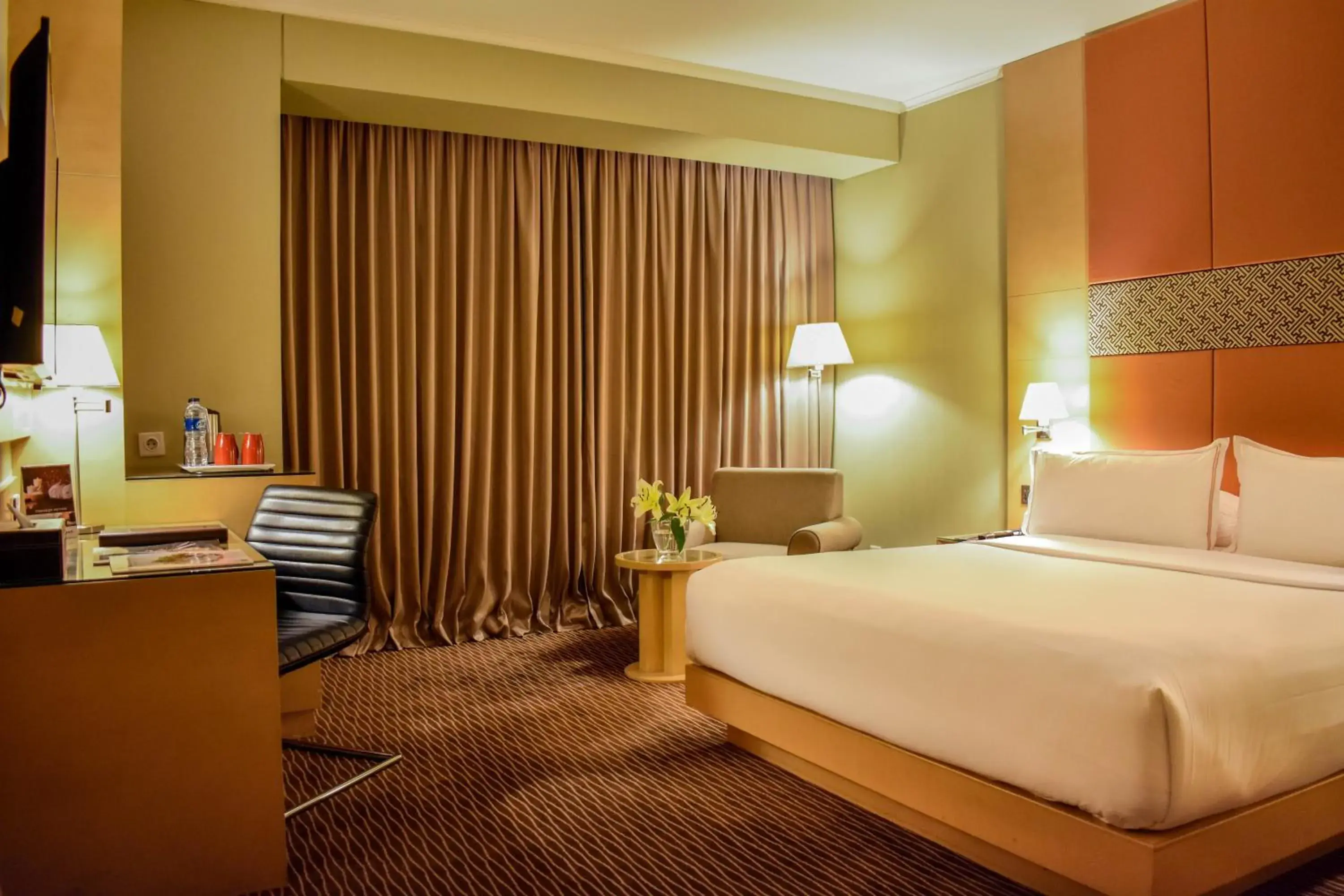 Bed in All Sedayu Hotel Kelapa Gading