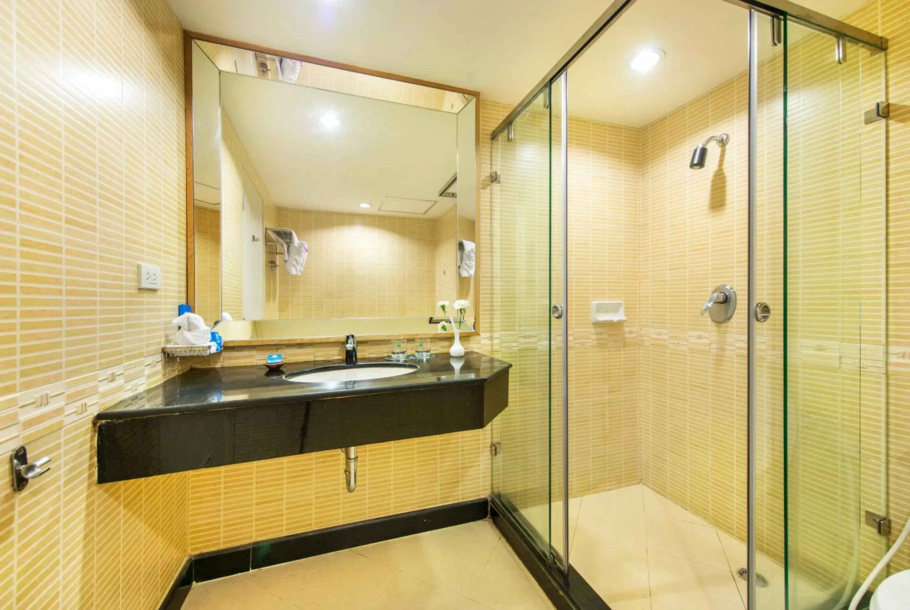 Bathroom in Jomtien Palm Beach Hotel and Resort - SHA Extra Plus