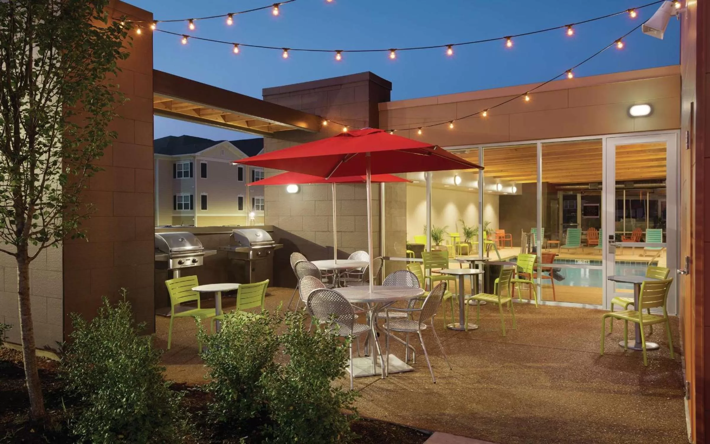 Patio in Home2 Suites St. Louis / Forest Park