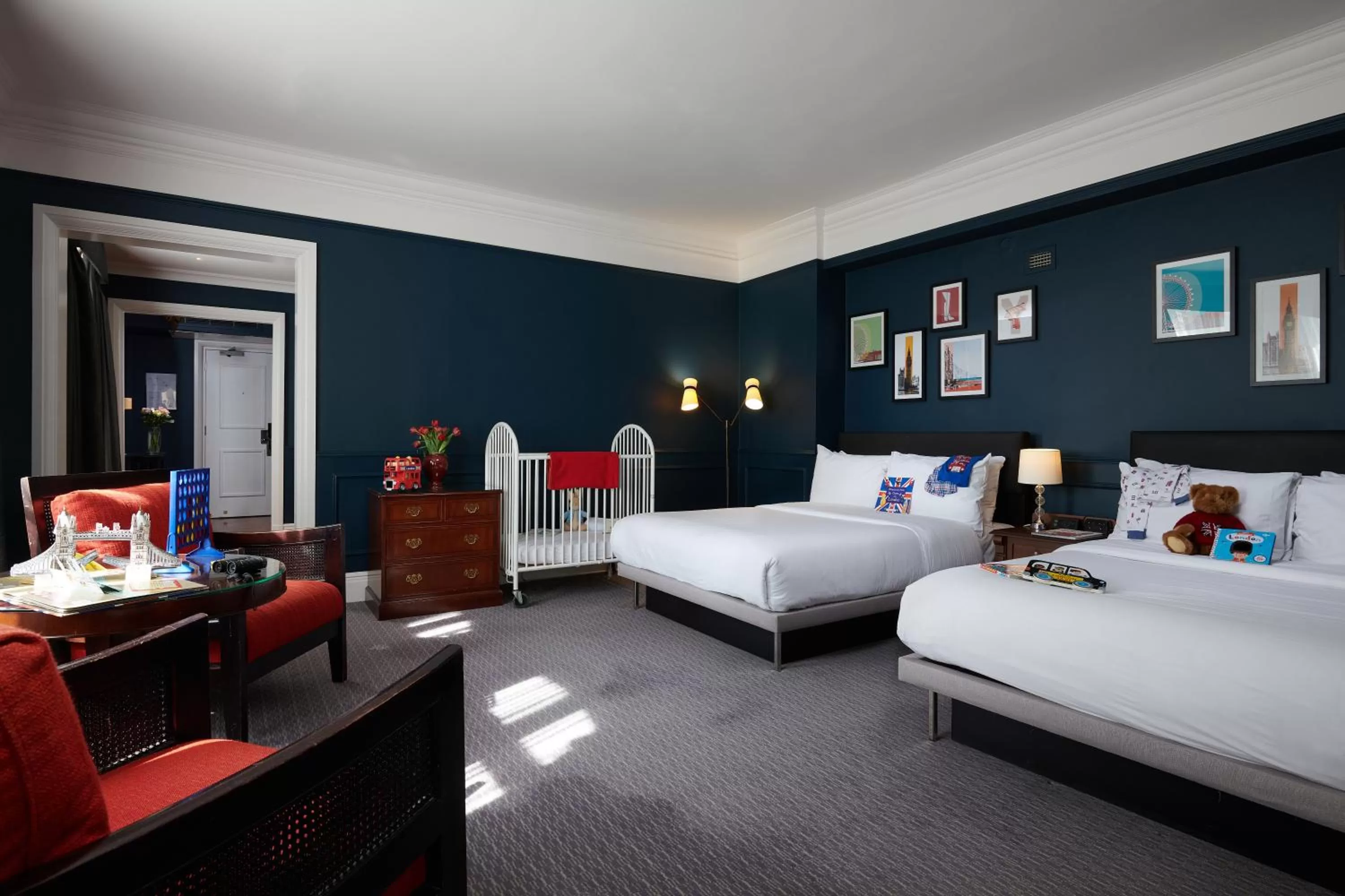 Family, Bed in The Dilly