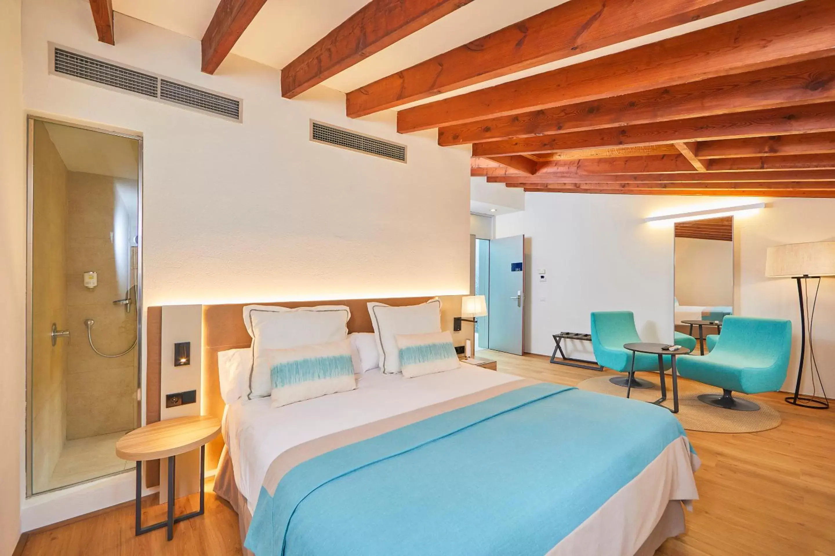 Photo of the whole room, Bed in Santa Clara Urban Hotel & Spa