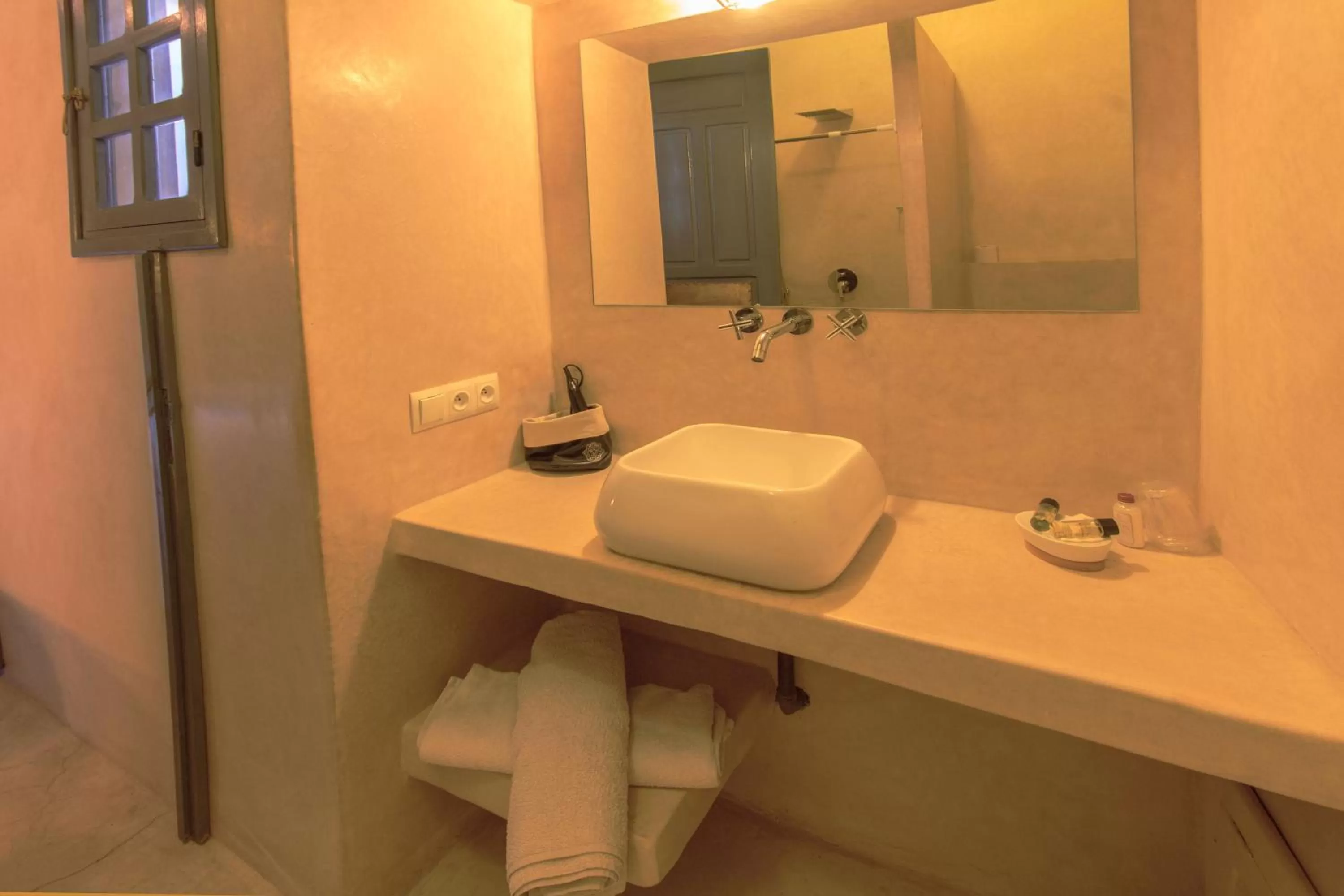 Bathroom in Riad La Porte de l'oasis
