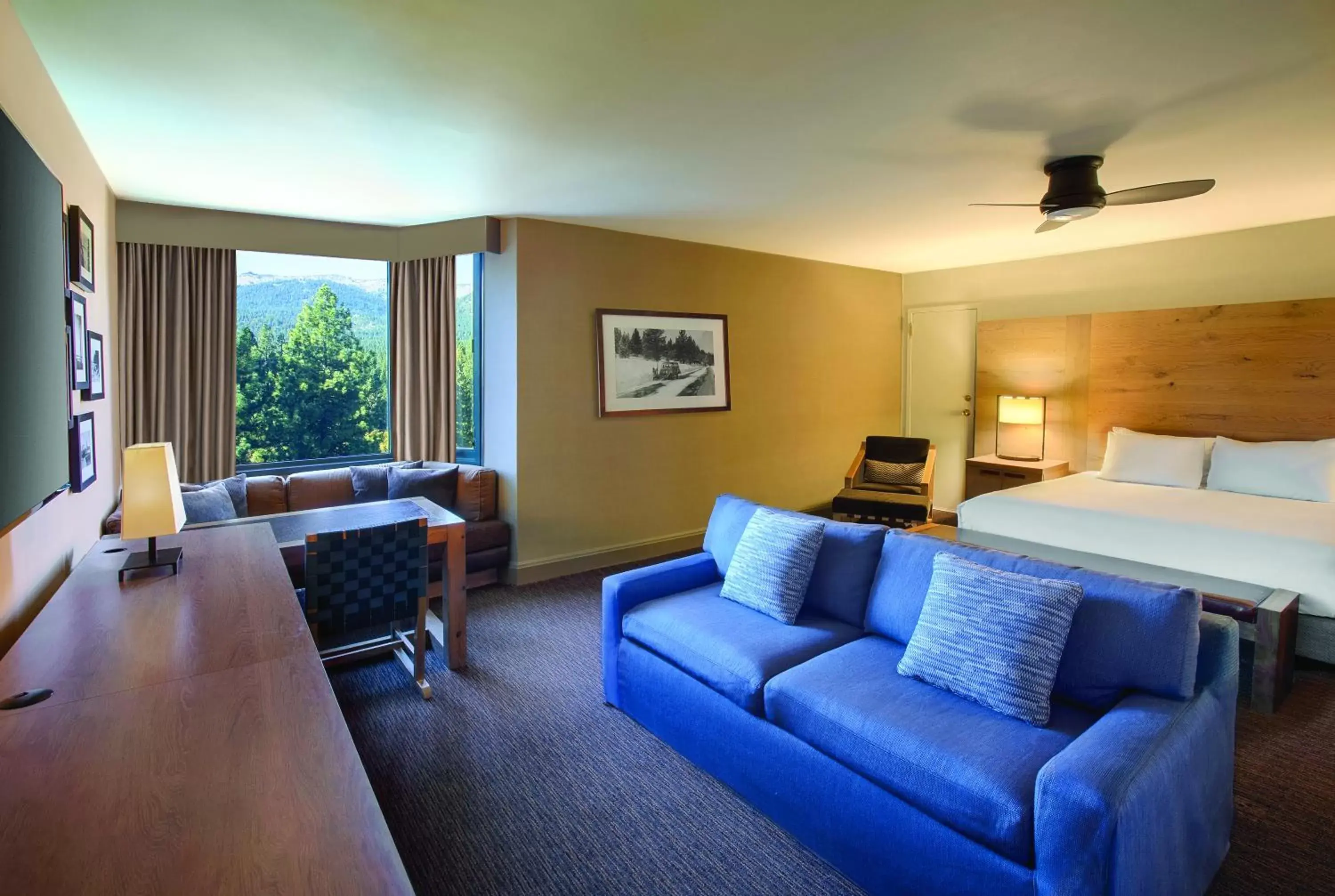 King Room with Sofa Bed in Hyatt Regency Lake Tahoe Resort, Spa & Casino