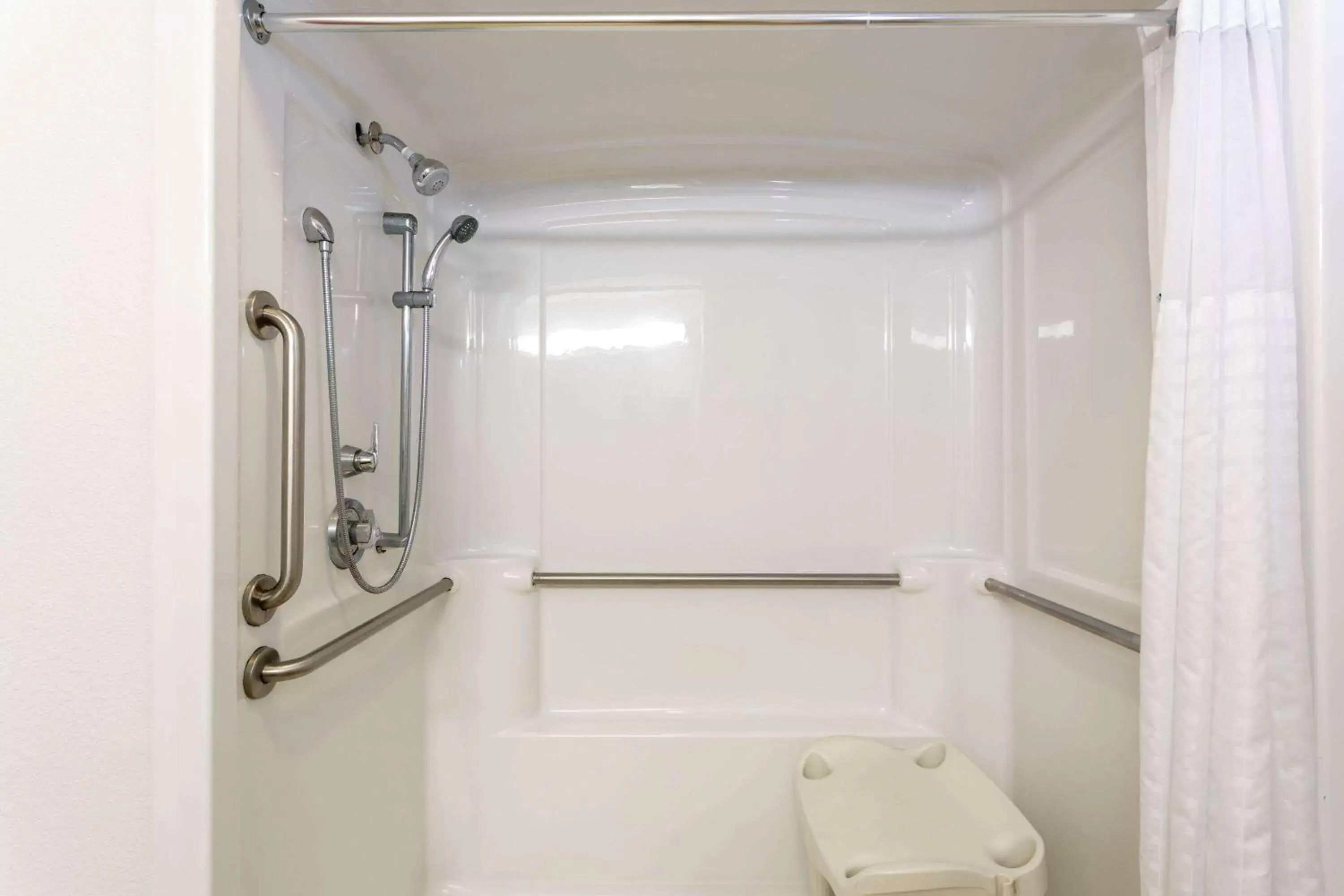 Shower, Bathroom in Days Inn & Suites by Wyndham Lakeland