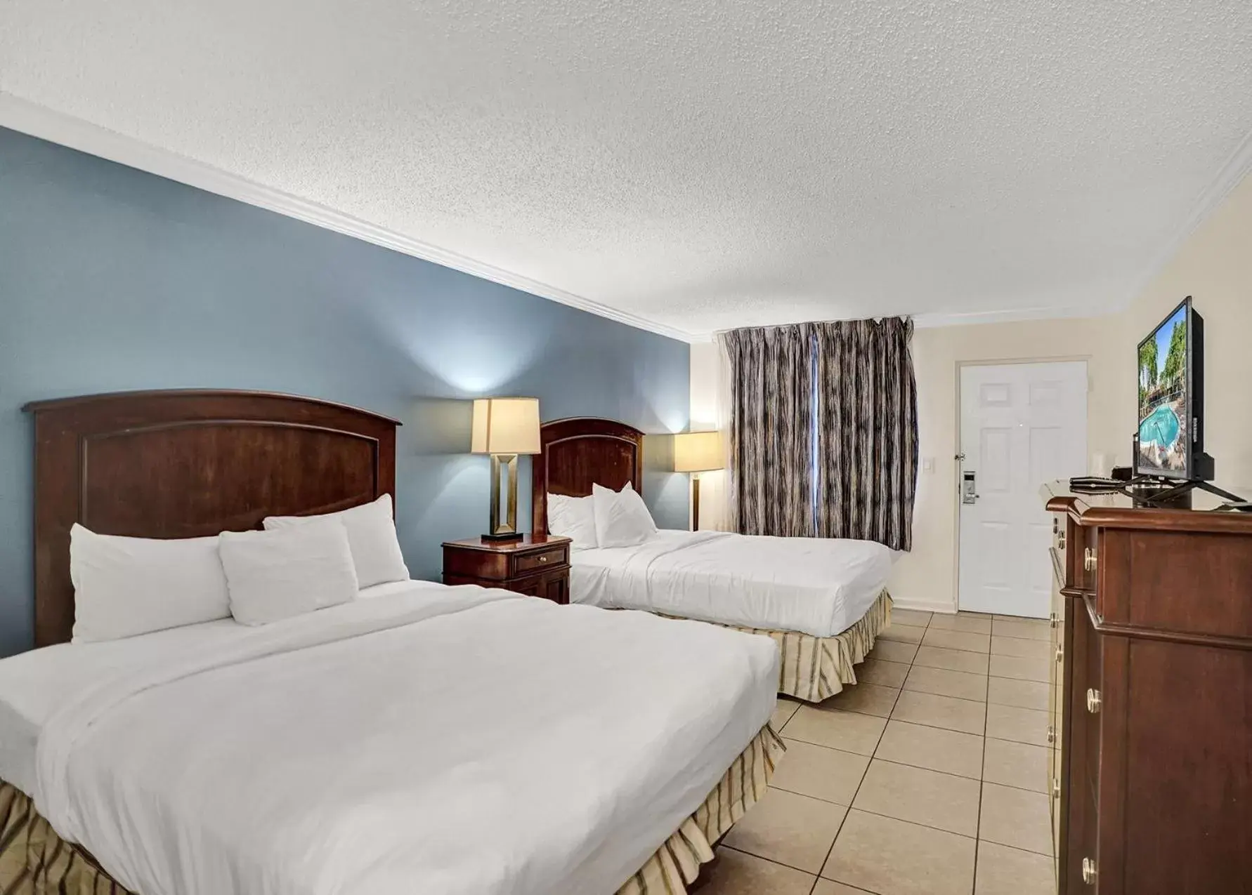 Bedroom, Bed in Fort Lauderdale Grand Hotel