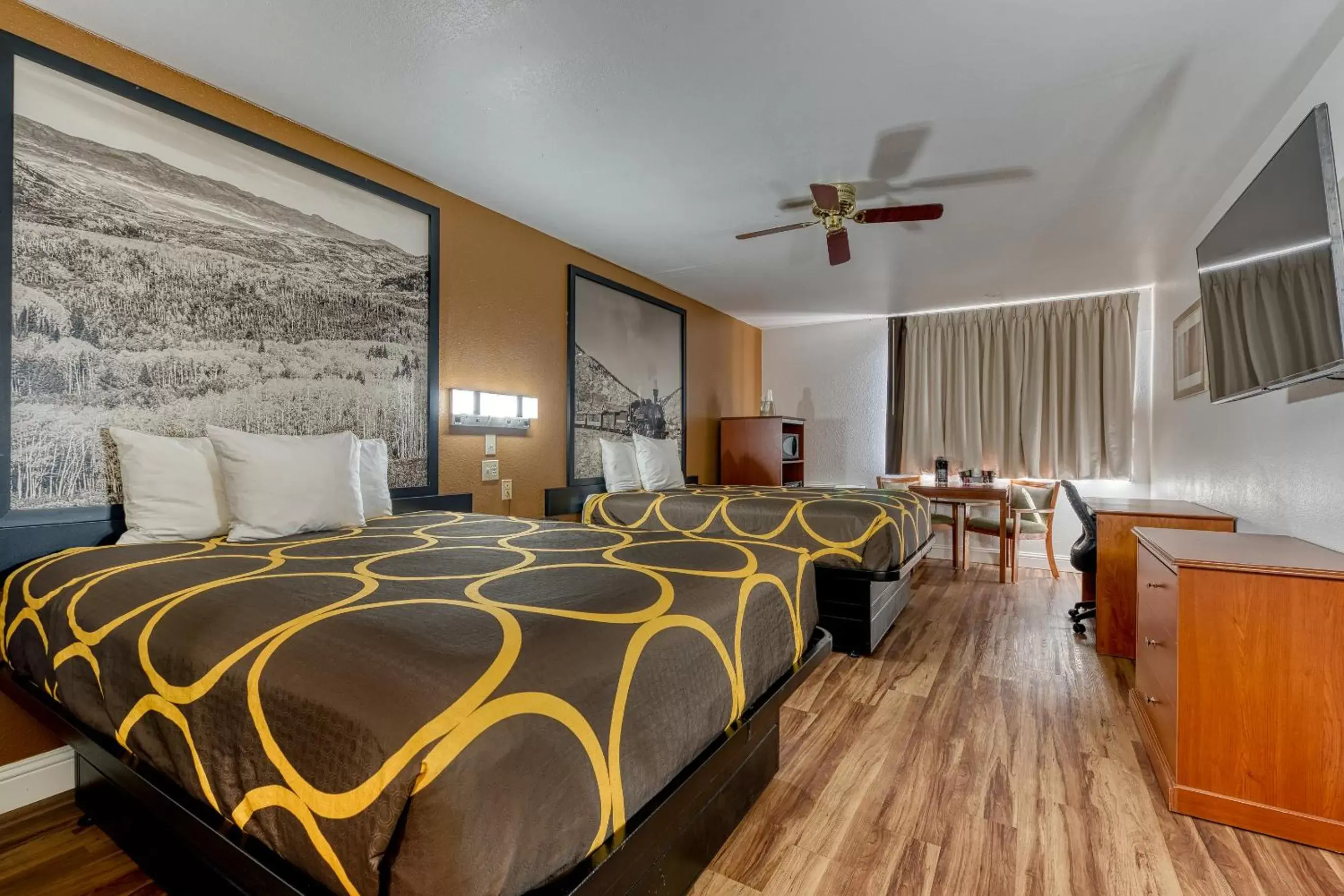 Queen Room with Two Queen Beds - Non-Smoking in Super 8 by Wyndham Alamosa