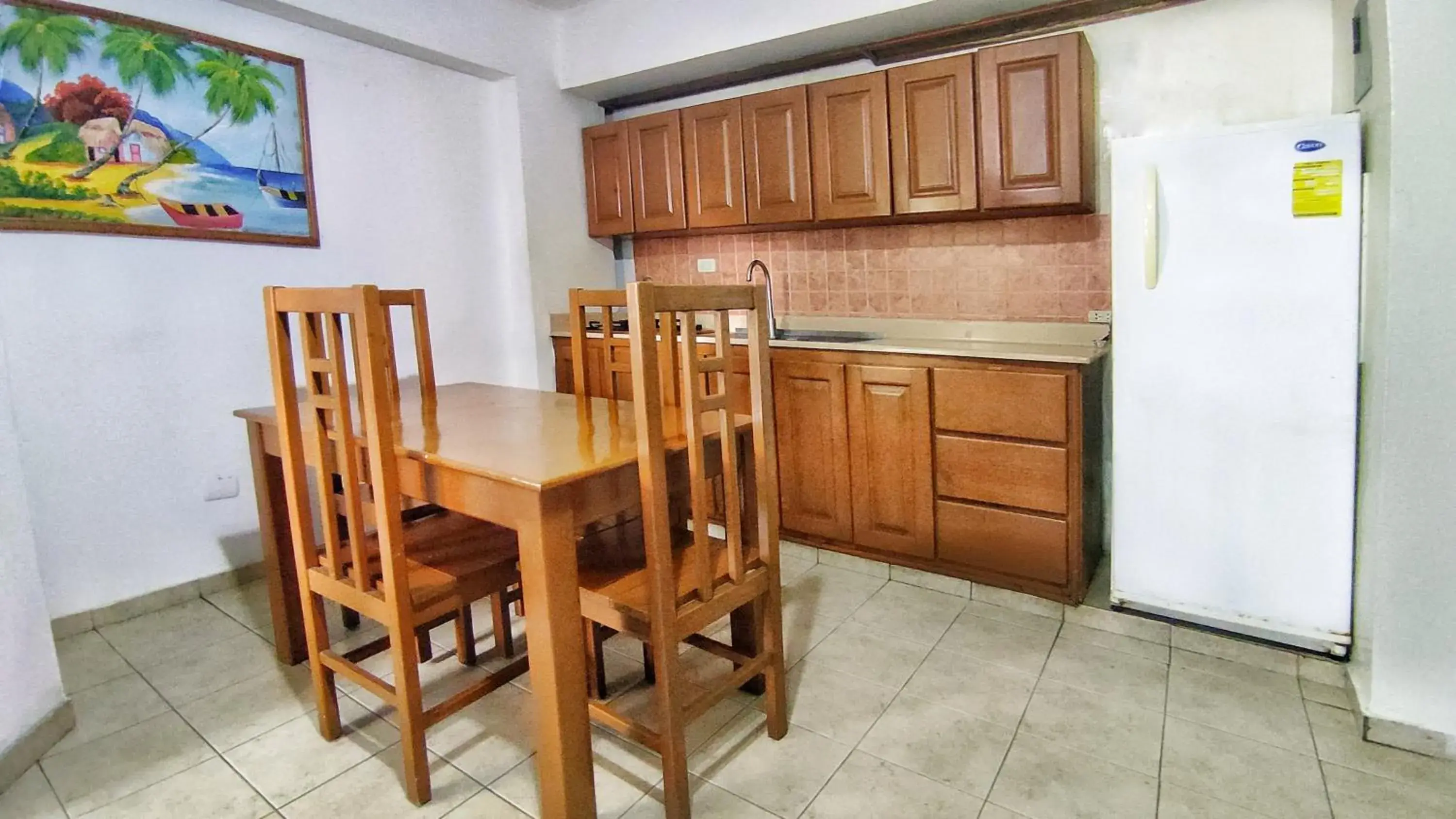 Kitchen or kitchenette, Dining Area in Acuarium Suite Resort