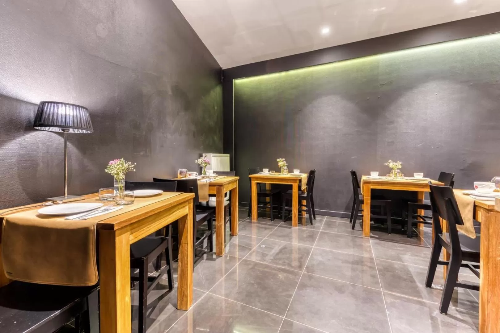 Buffet breakfast in Hôtel de la Gare