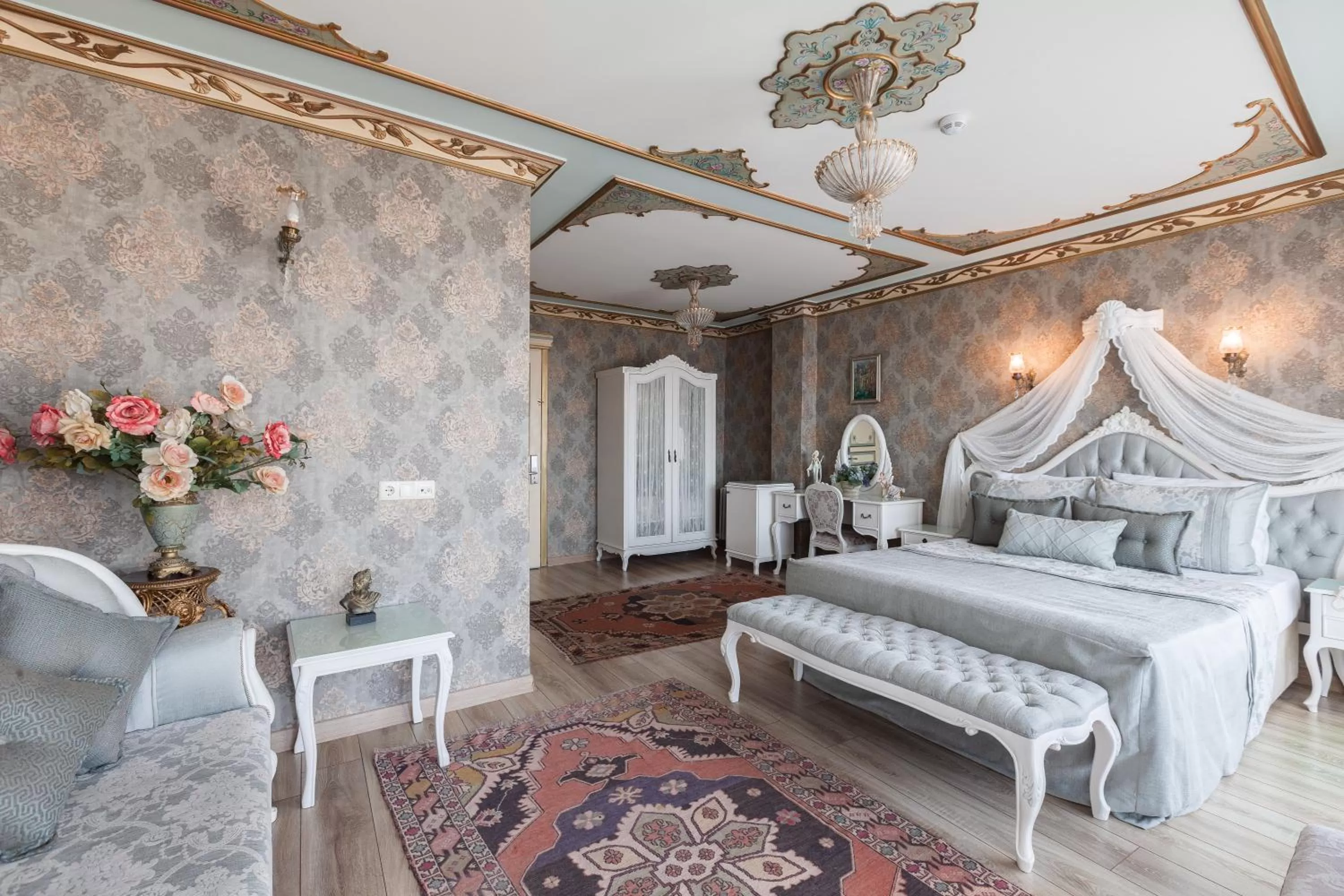 Bed in Romantic Hotel Istanbul