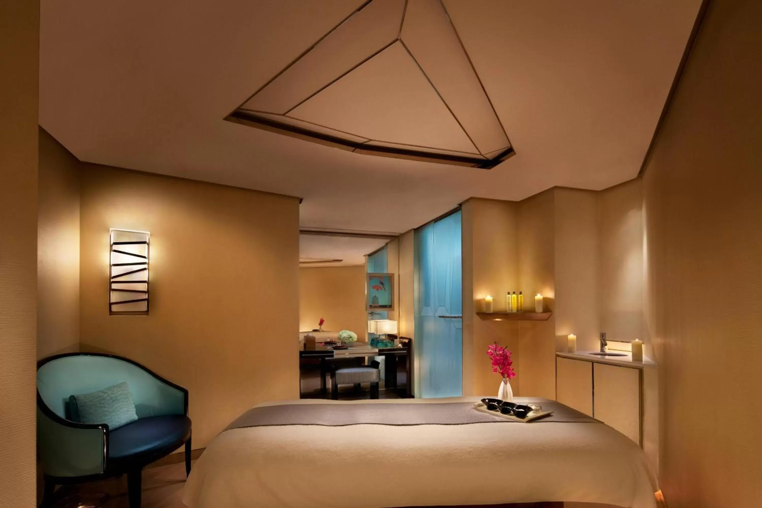 Spa and wellness centre/facilities, Bed in The Ritz-Carlton Shanghai, Pudong