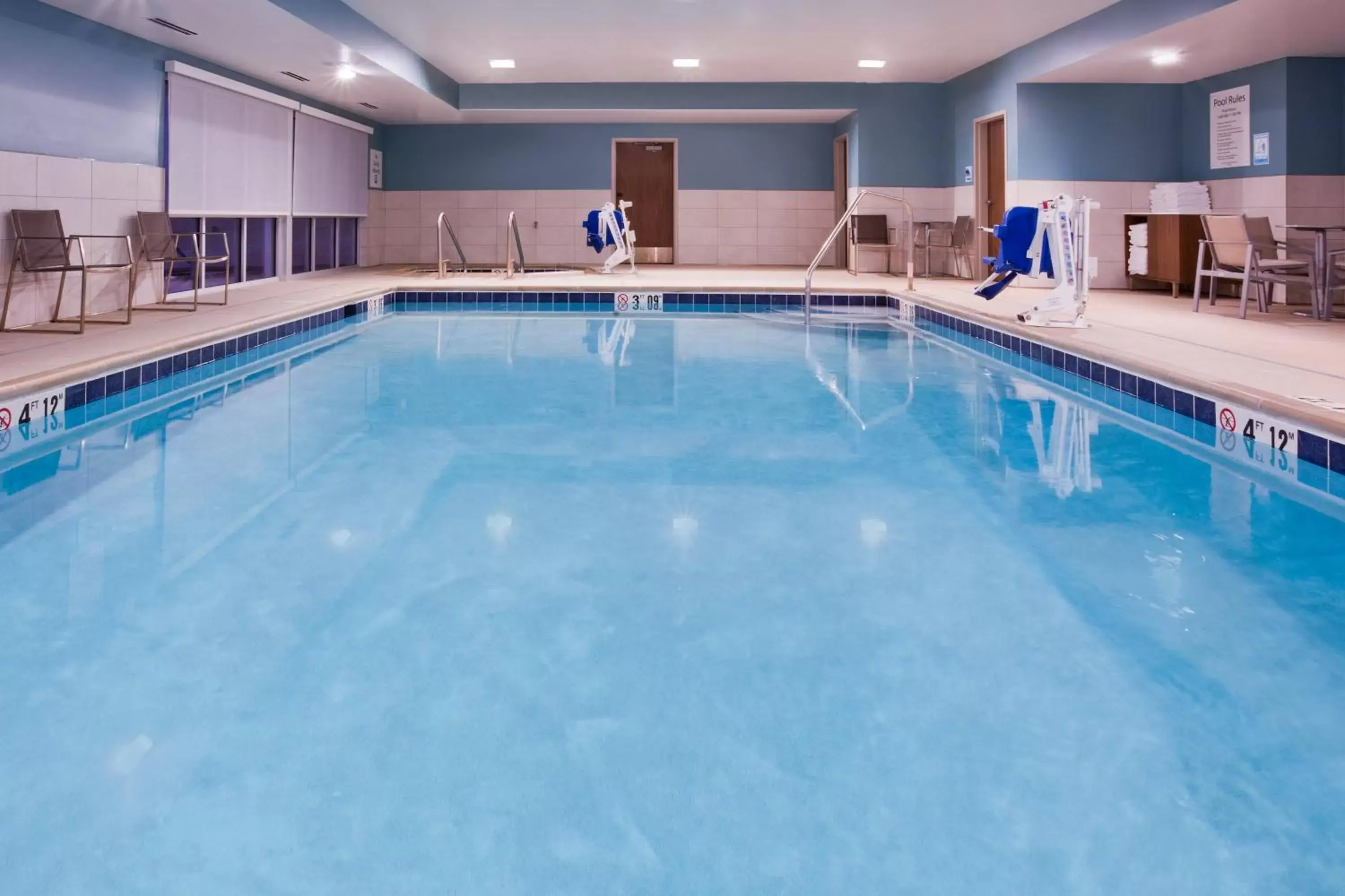 Swimming Pool in Holiday Inn Express and Suites Des Moines Downtown, an IHG Hotel
