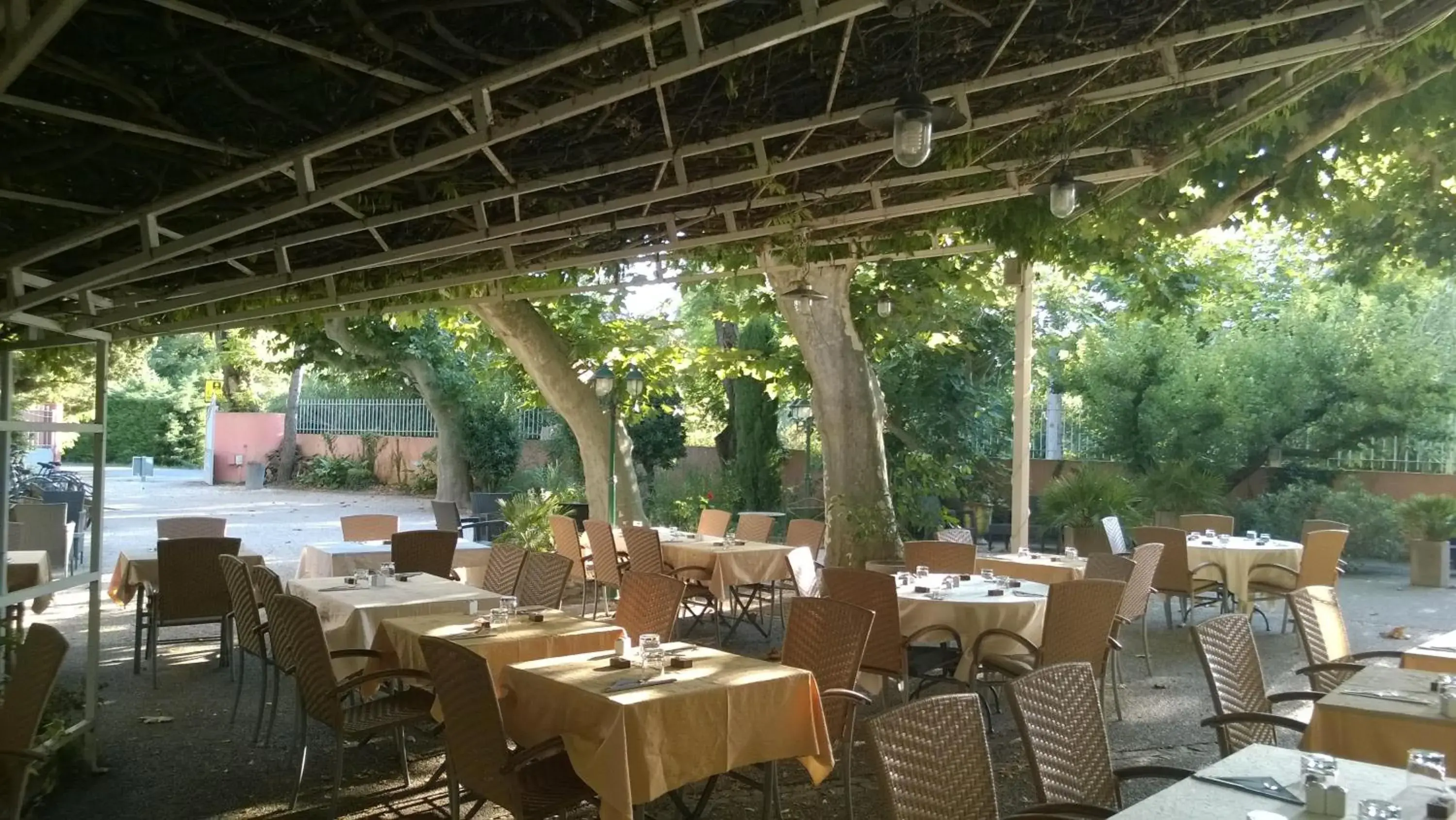 Nearby landmark, Restaurant/Places to Eat in Hotel Restaurant la Ferme