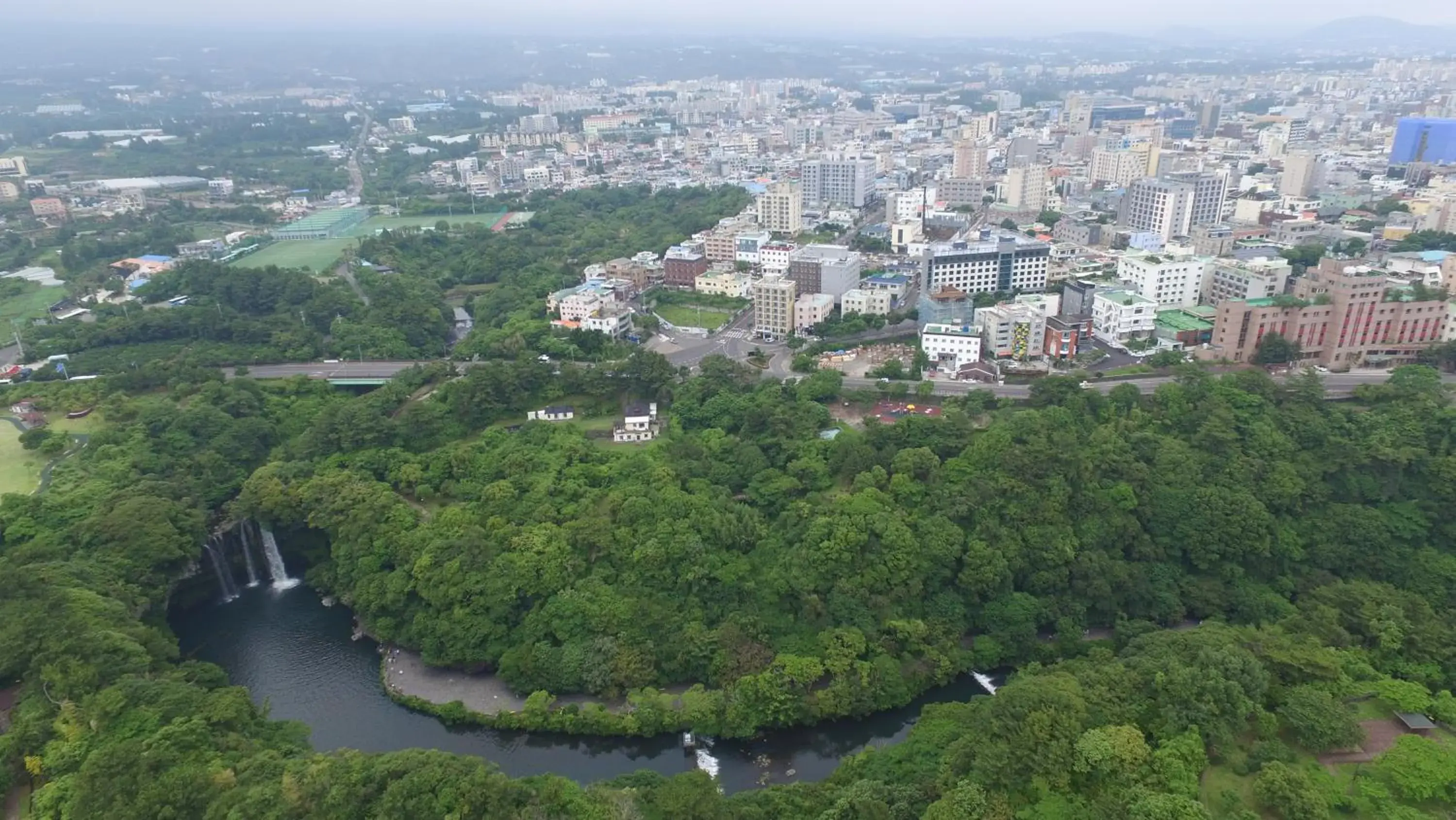 Bird's eye view, Bird's-eye View in Hotel Win Story