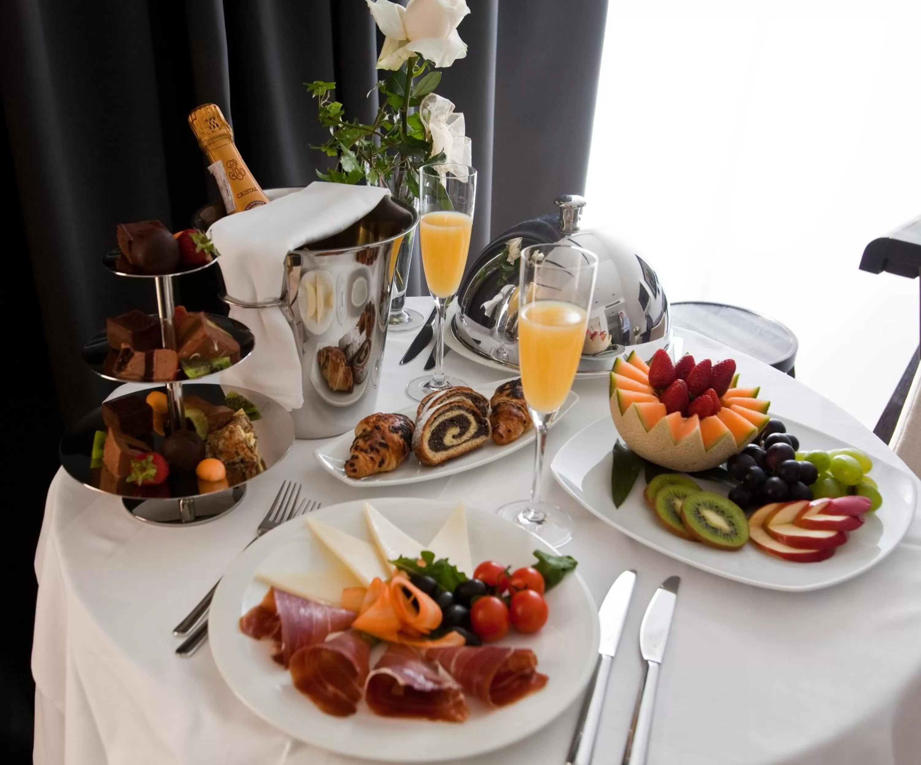 Food in Hotel Atrium