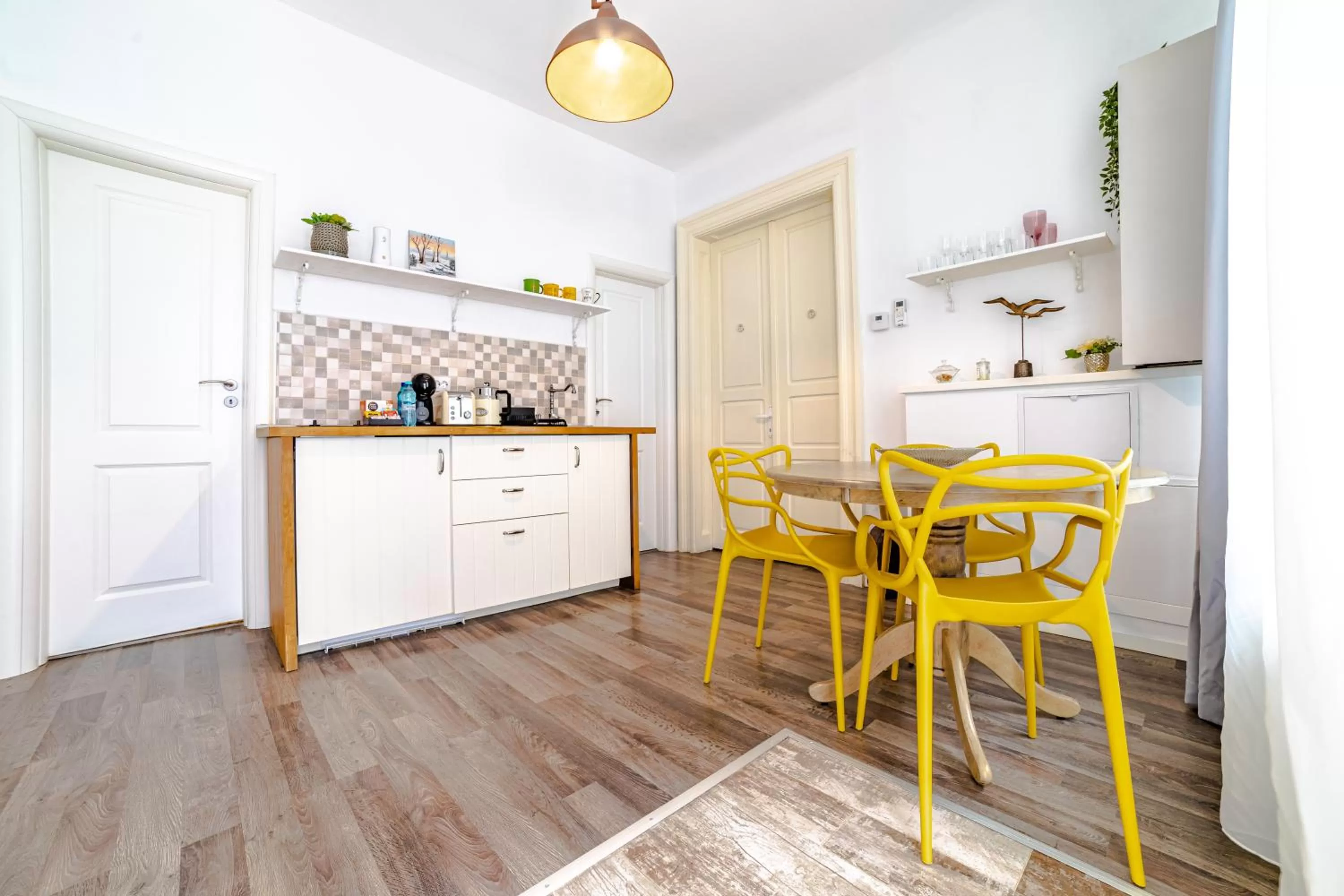 Living room in ALBERT RESIDENCE Brasov with complimentary parking and 10 percent Food and Drinks