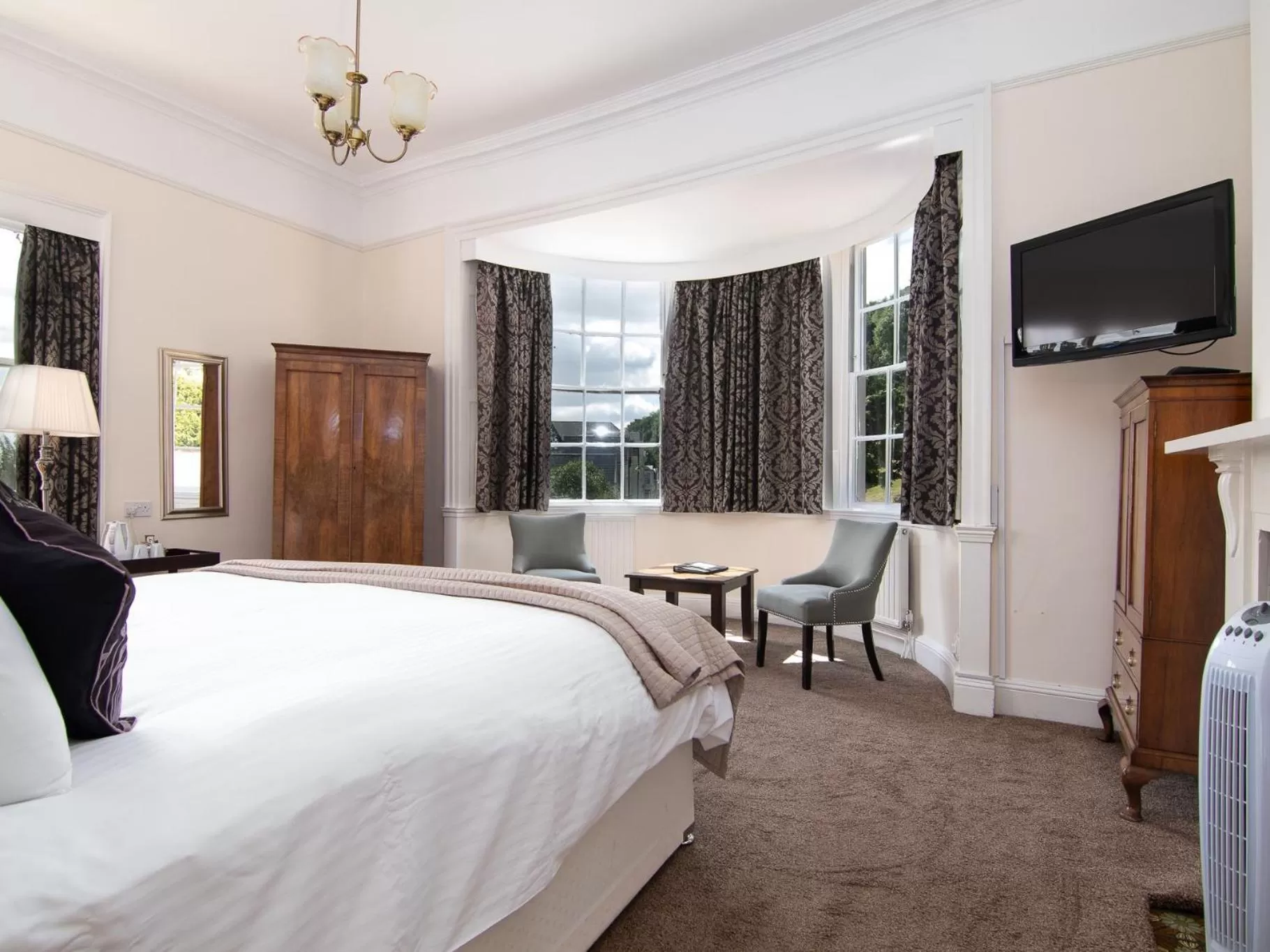 Deluxe Double Room in Mount Pleasant Hotel