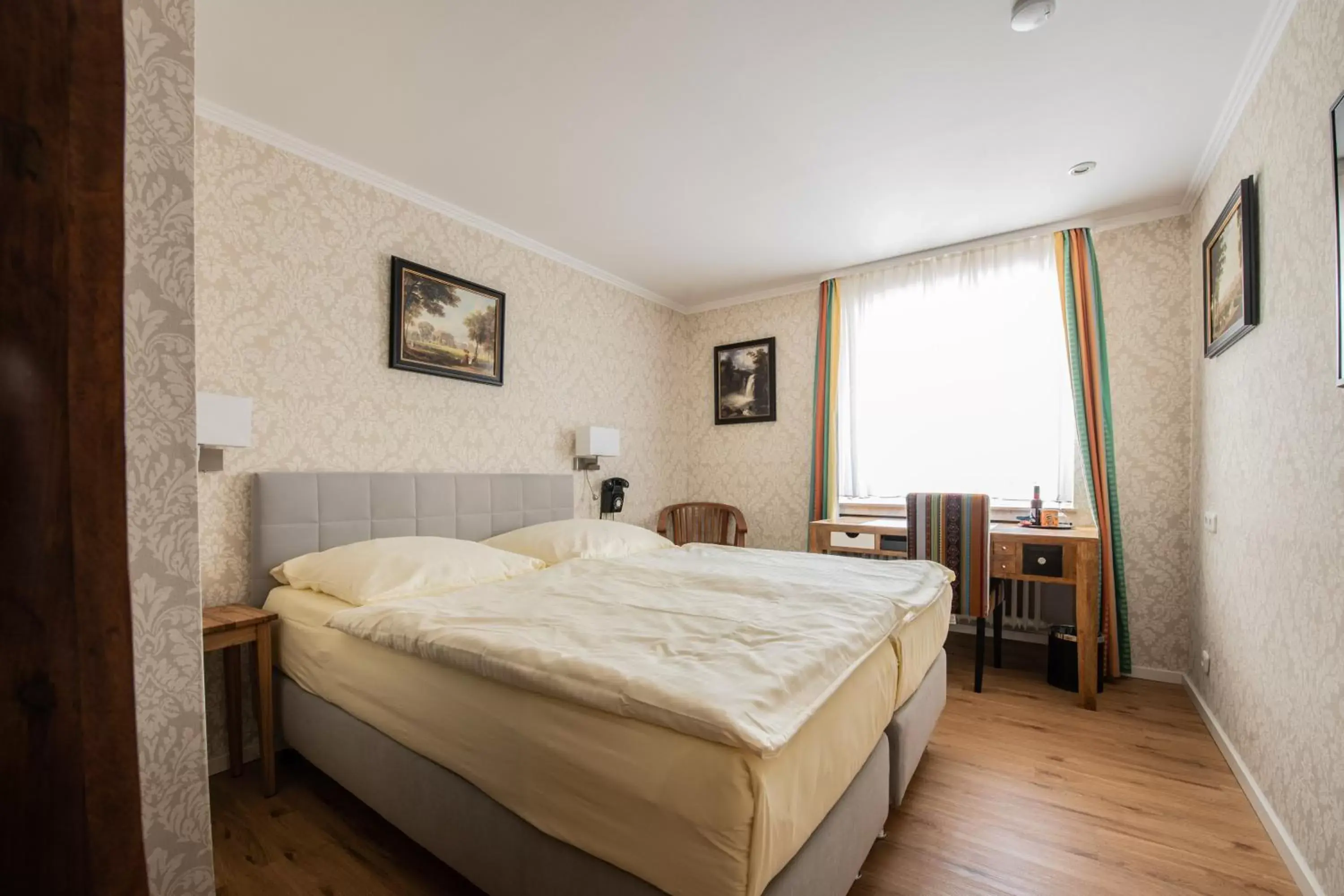 Photo of the whole room, Bed in Hotel Kurfürstenhof