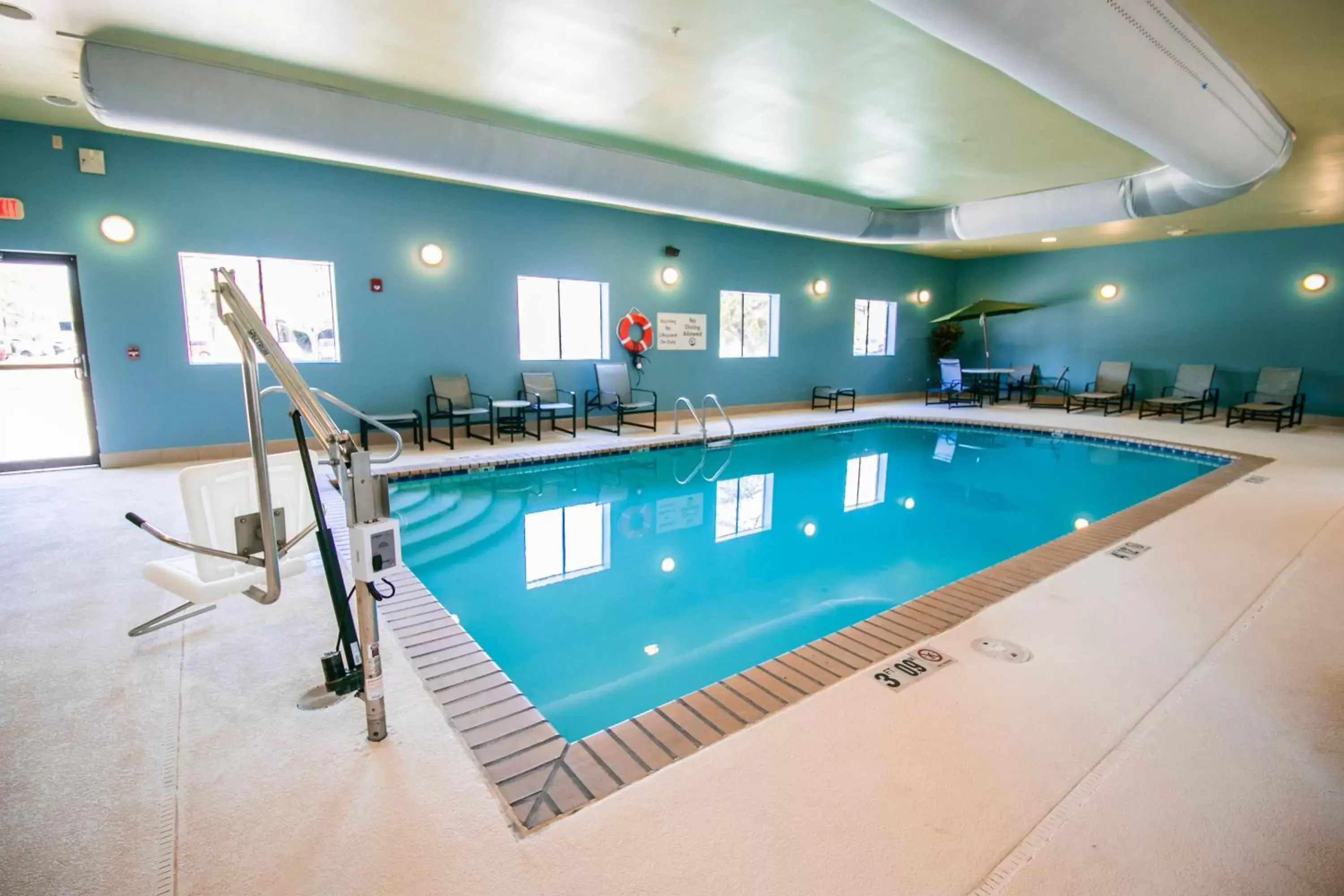 Swimming Pool in Holiday Inn Express Hotel & Suites Baton Rouge -Port Allen, an IHG Hotel