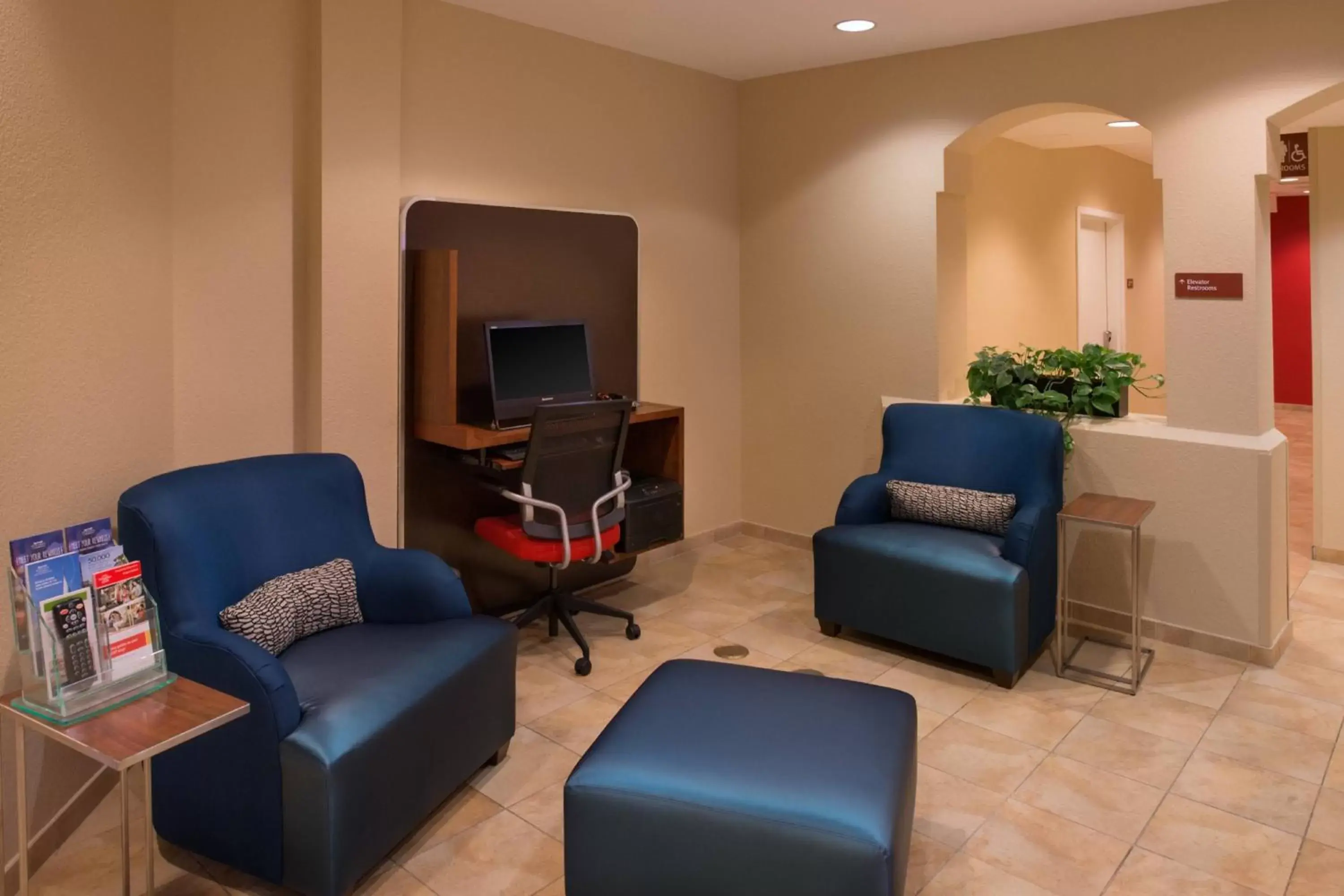 Business facilities, Seating Area in TownePlace Suites Thousand Oaks Ventura County