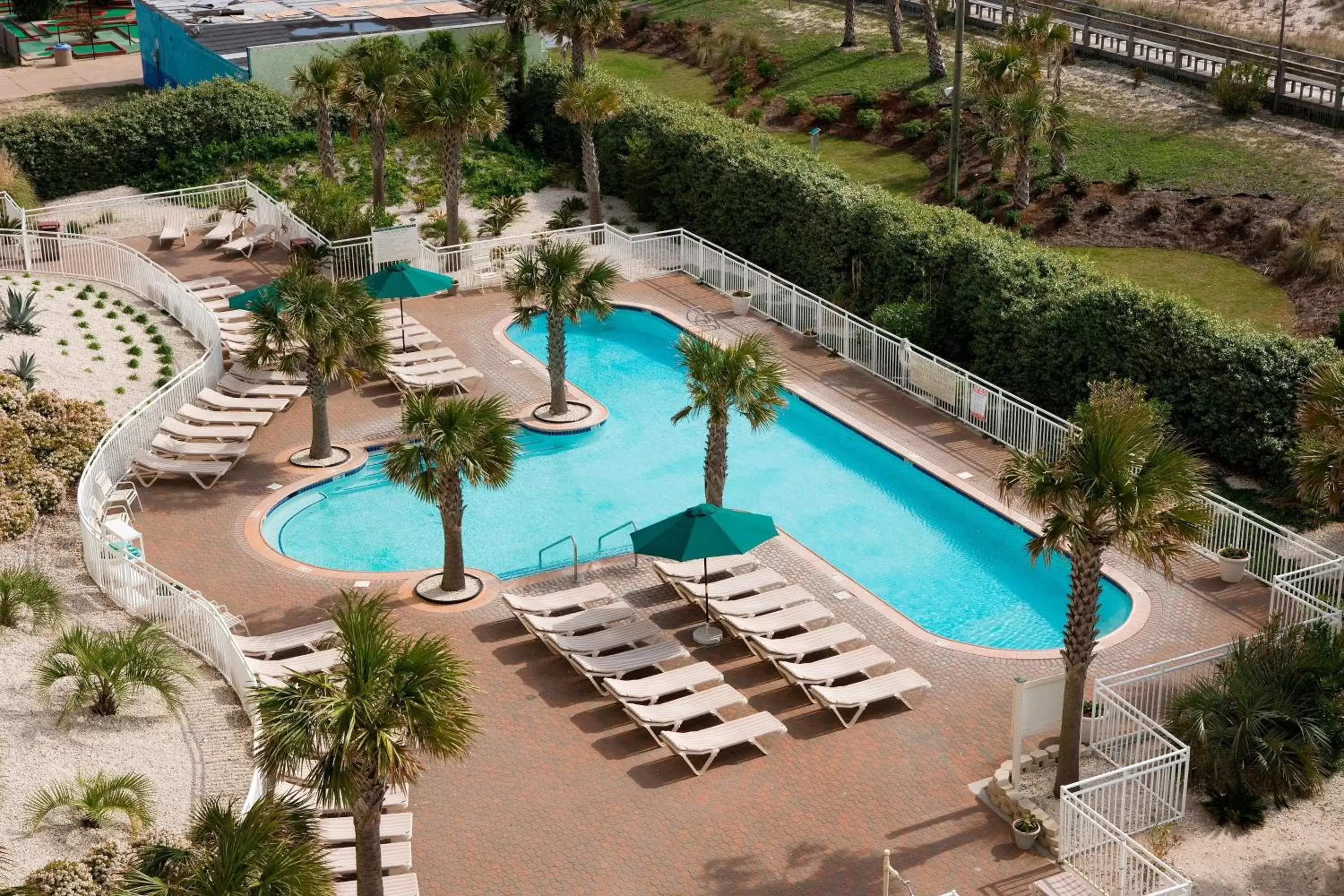 Swimming pool, Pool View in Courtyard Carolina Beach