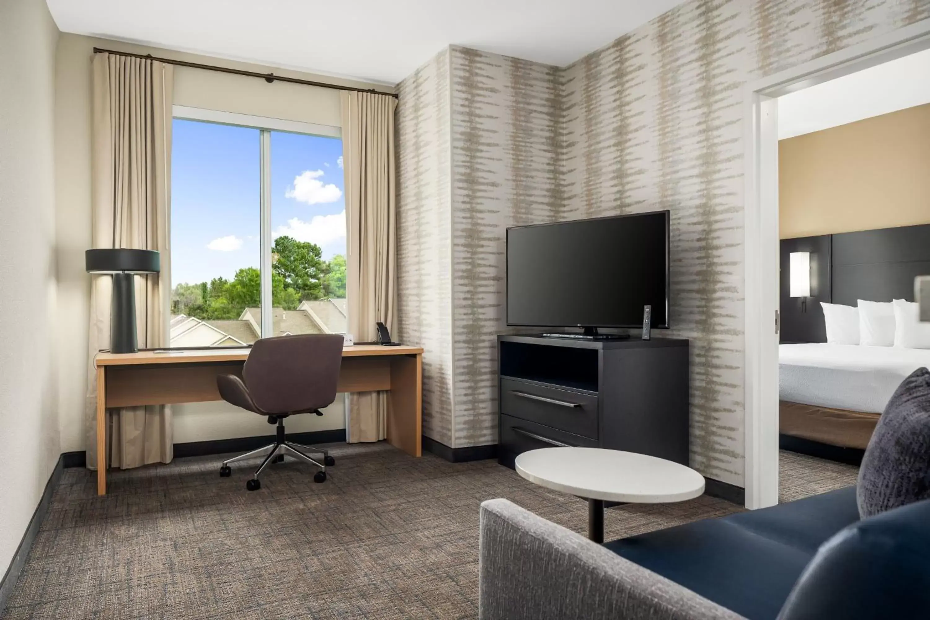 Bedroom, TV/Entertainment Center in Residence Inn by Marriott Decatur Emory Area