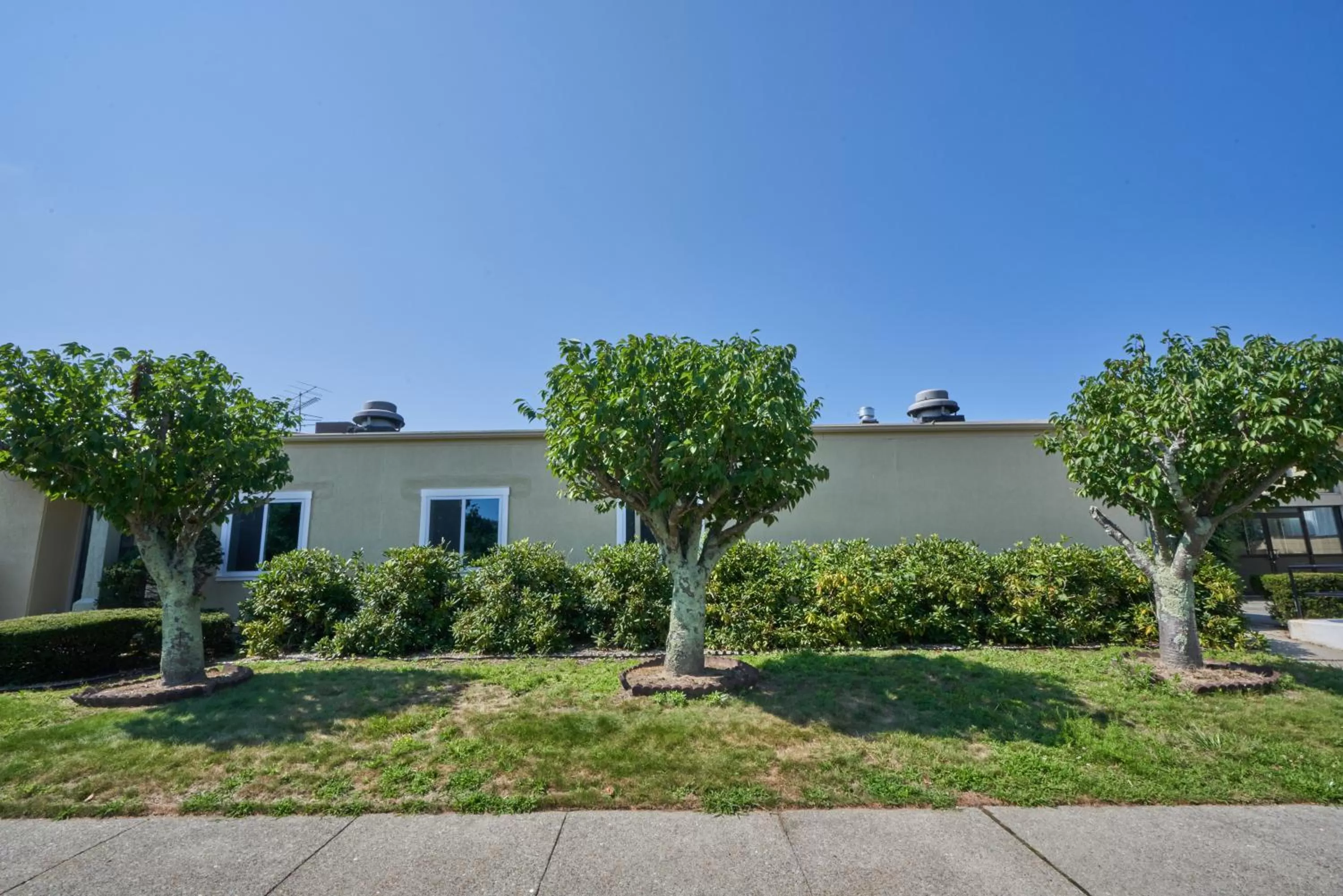 Riverview Inn & Suites