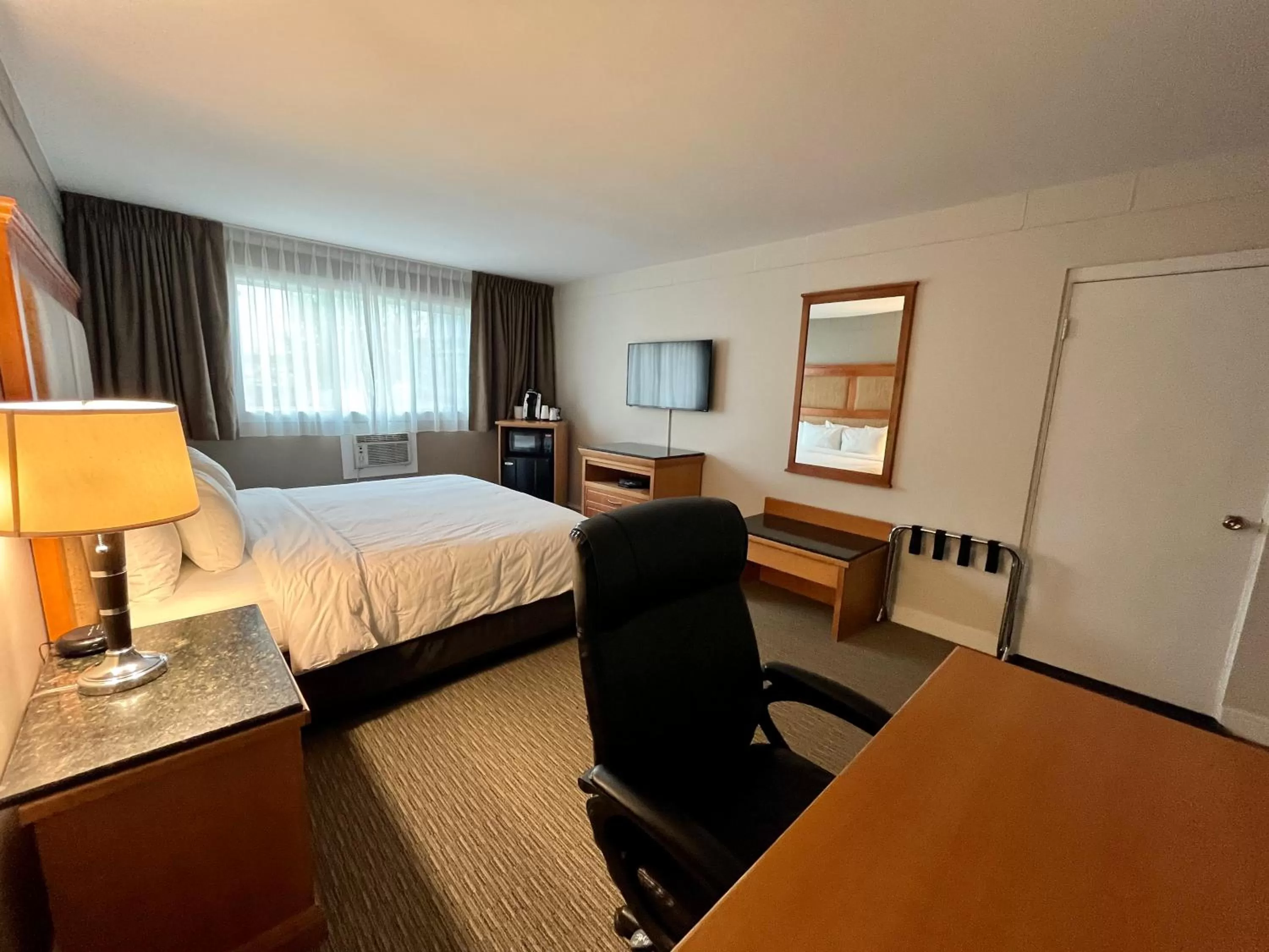 Floor plan, Bed in Anavada Inn & Suites - Prince George