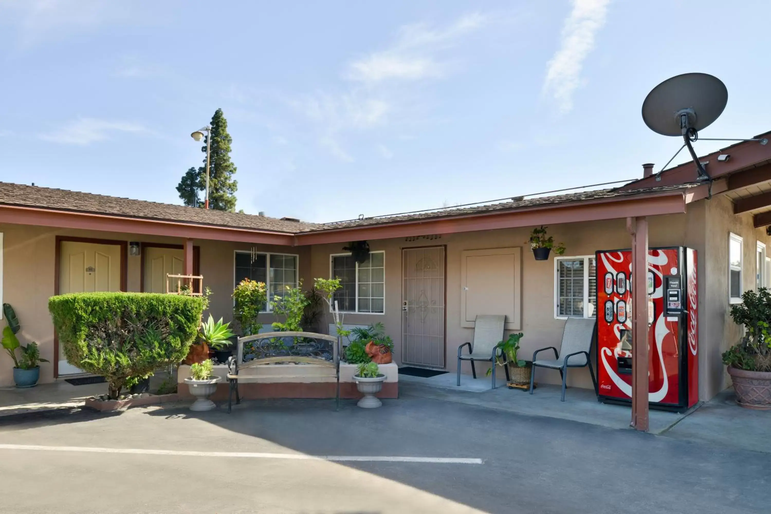 Facade/entrance in Americas Best Value Inn Los Banos Facade/entrance in Americas Best Value Inn Los Banos