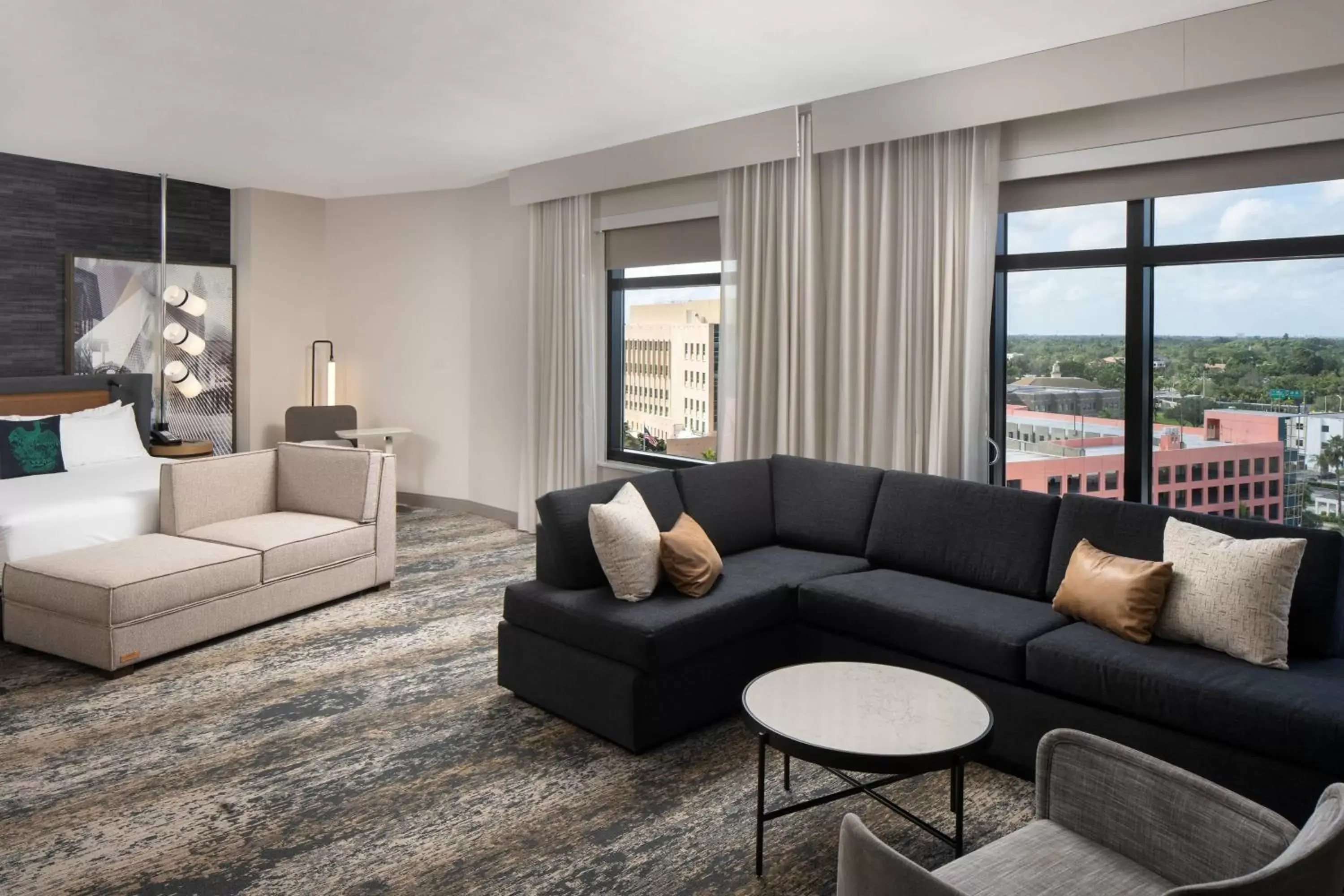 Photo of the whole room, Seating Area in Luminary Hotel & Co., Autograph Collection