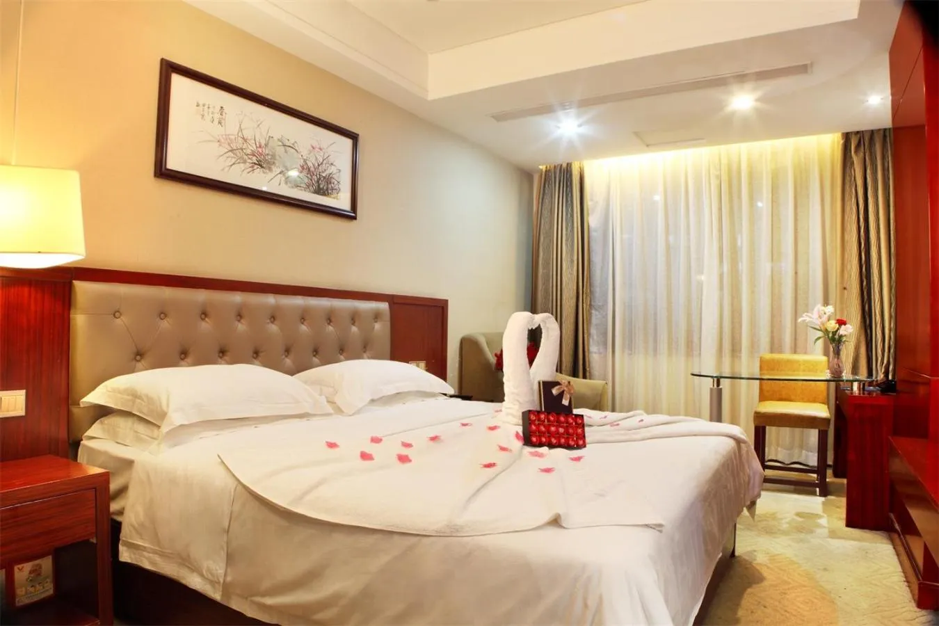 Bedroom, Bed in Guangzhou Shi Liu Hotel