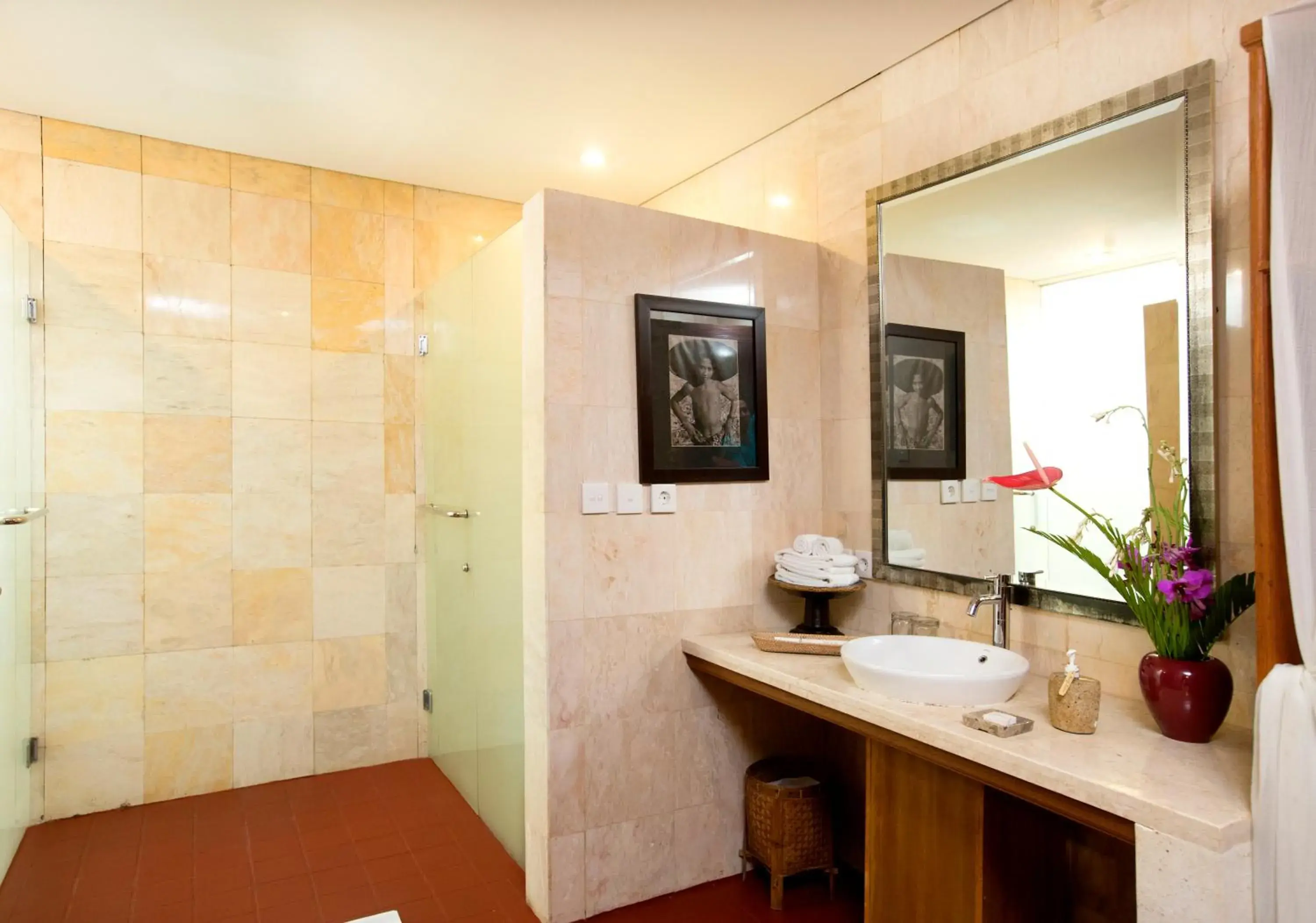 Bathroom in The Mansion Resort Hotel & Spa