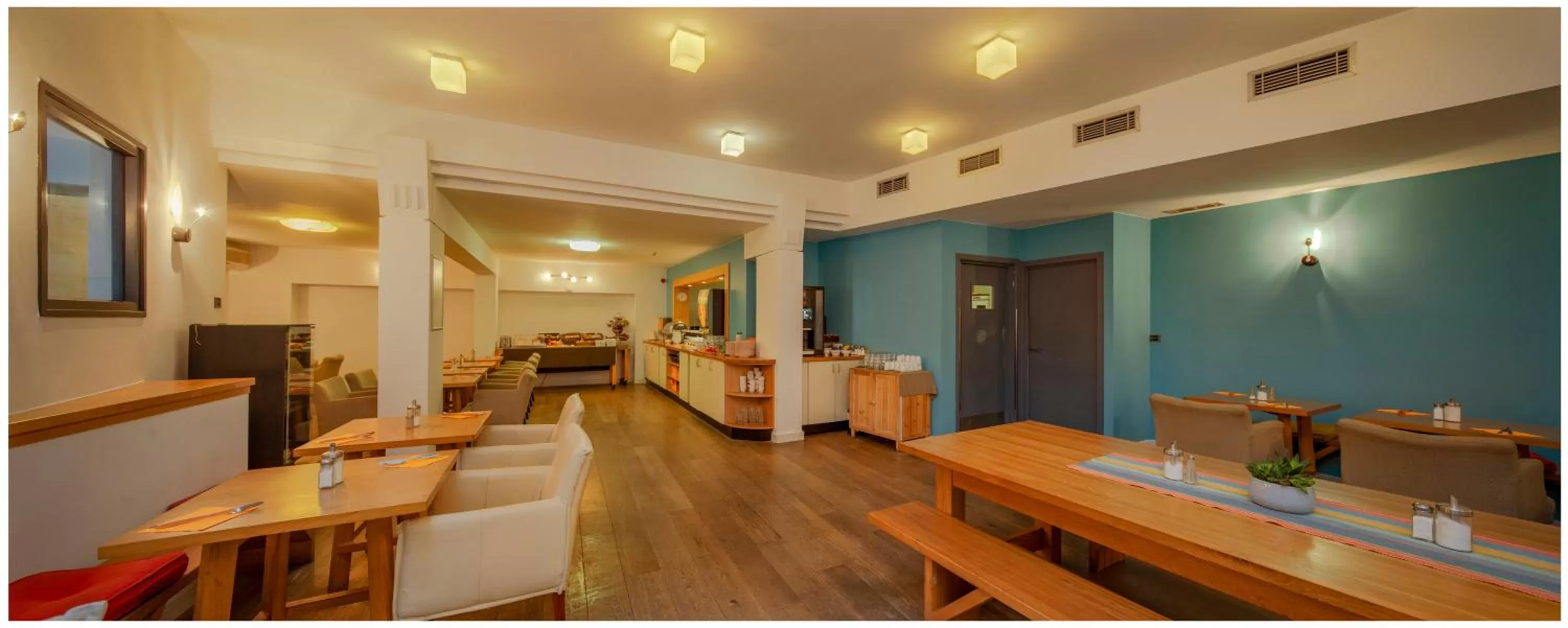 Dining area in Trip Inn Eden Antwerpen