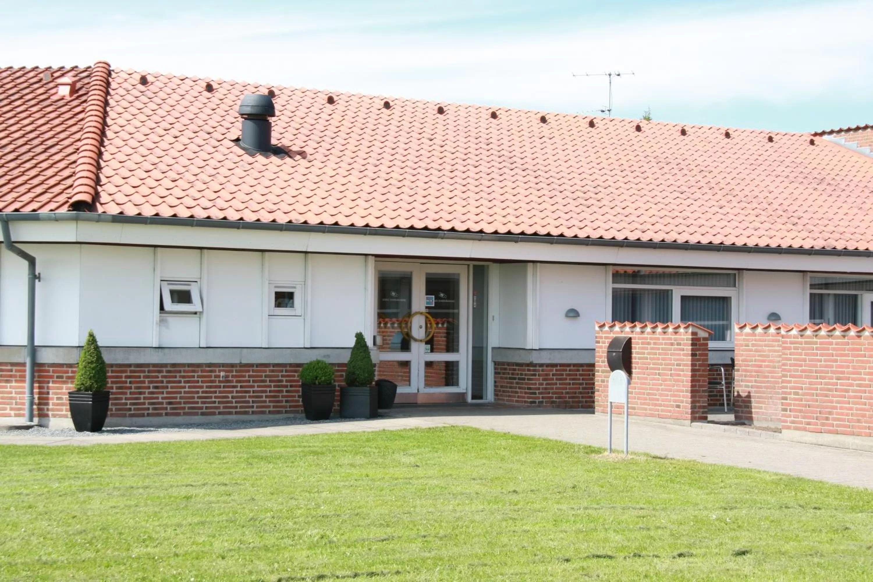 Facade/entrance in Motel Spar 10