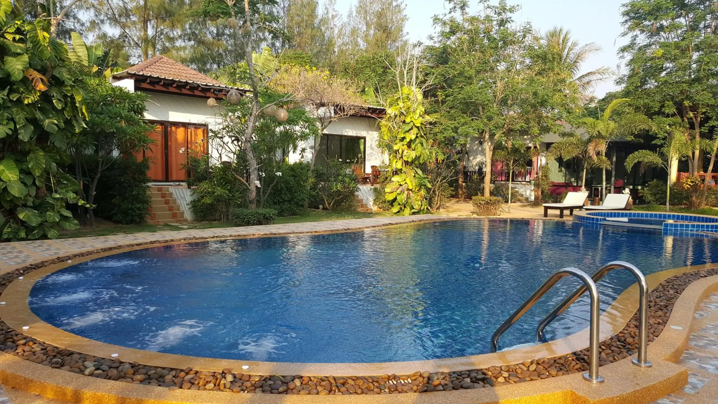 Property building, Swimming Pool in Pranburi Cabana Resort