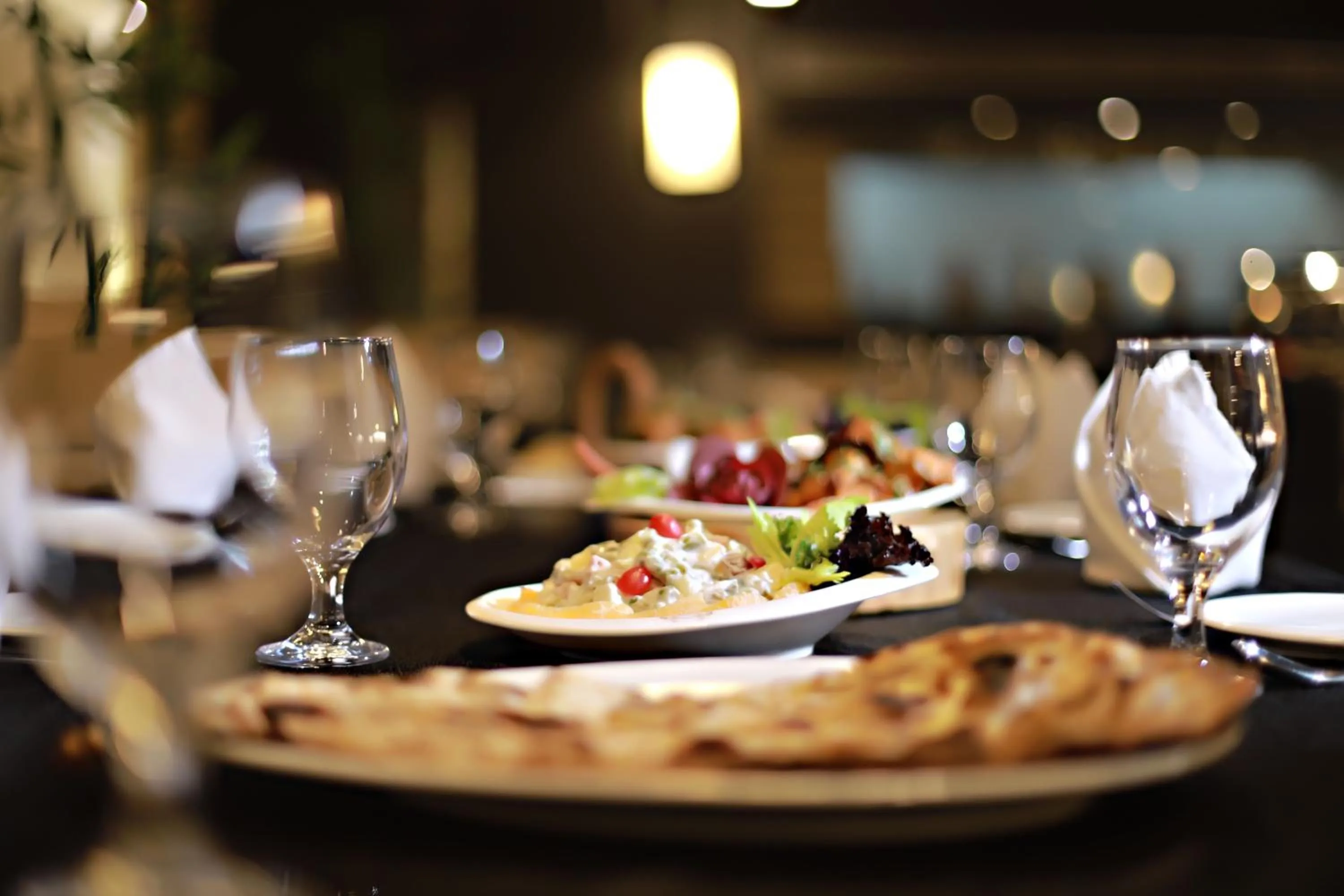 Restaurant/places to eat in Hotel Patliputra Continental