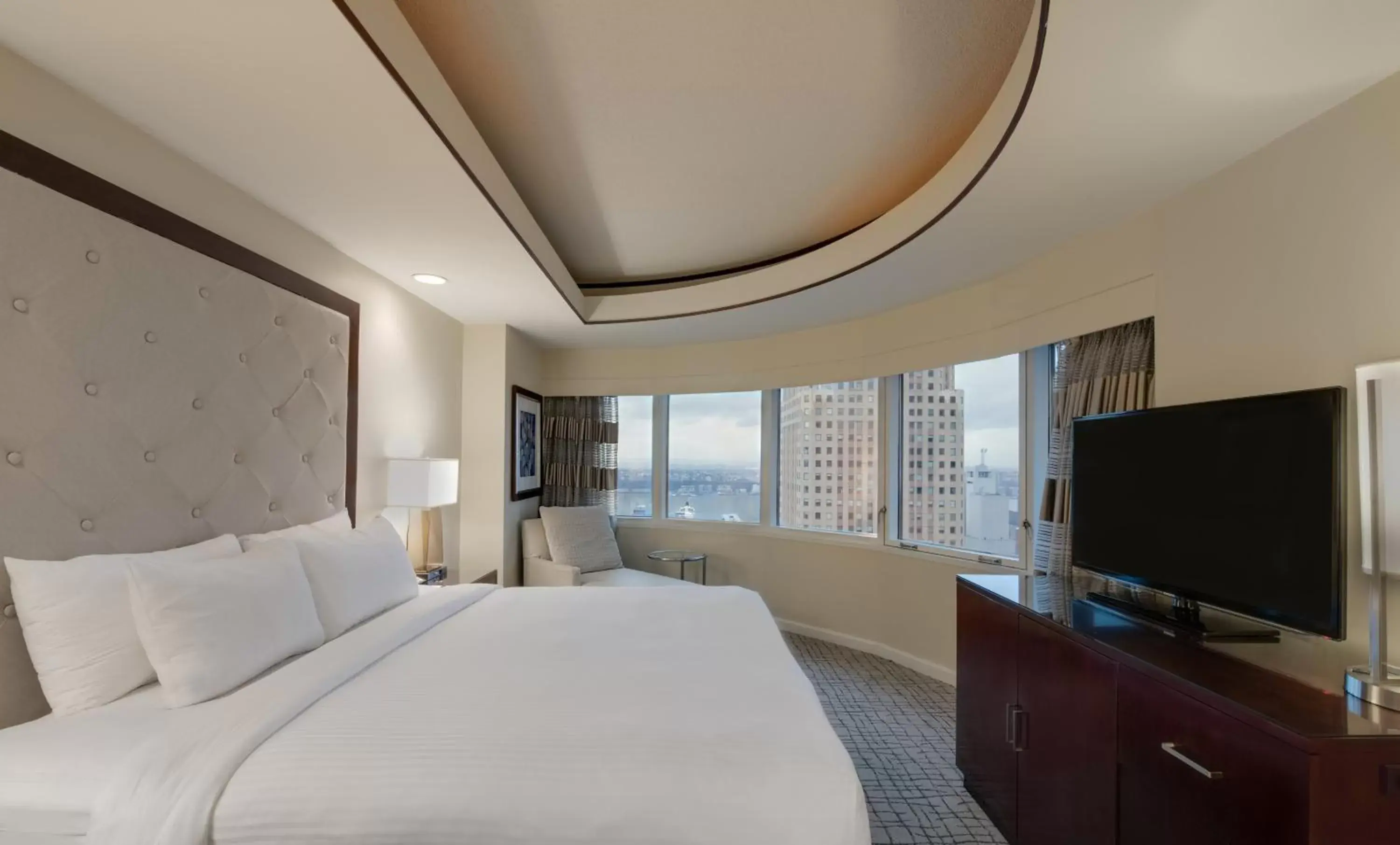 Photo of the whole room, Room Photo in Crowne Plaza Times Square Manhattan, an IHG Hotel