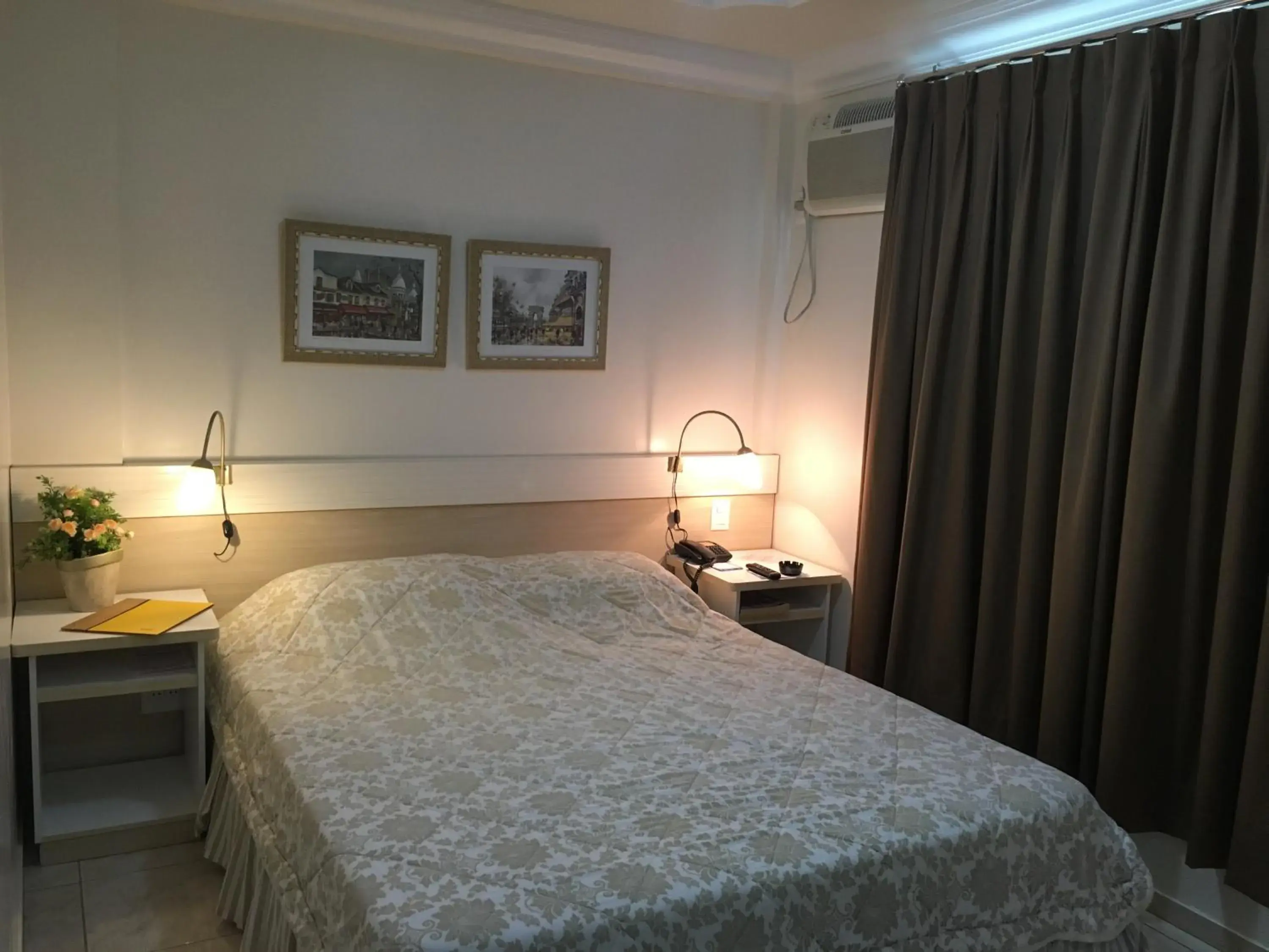 Bed in Tamareiras Park Hotel