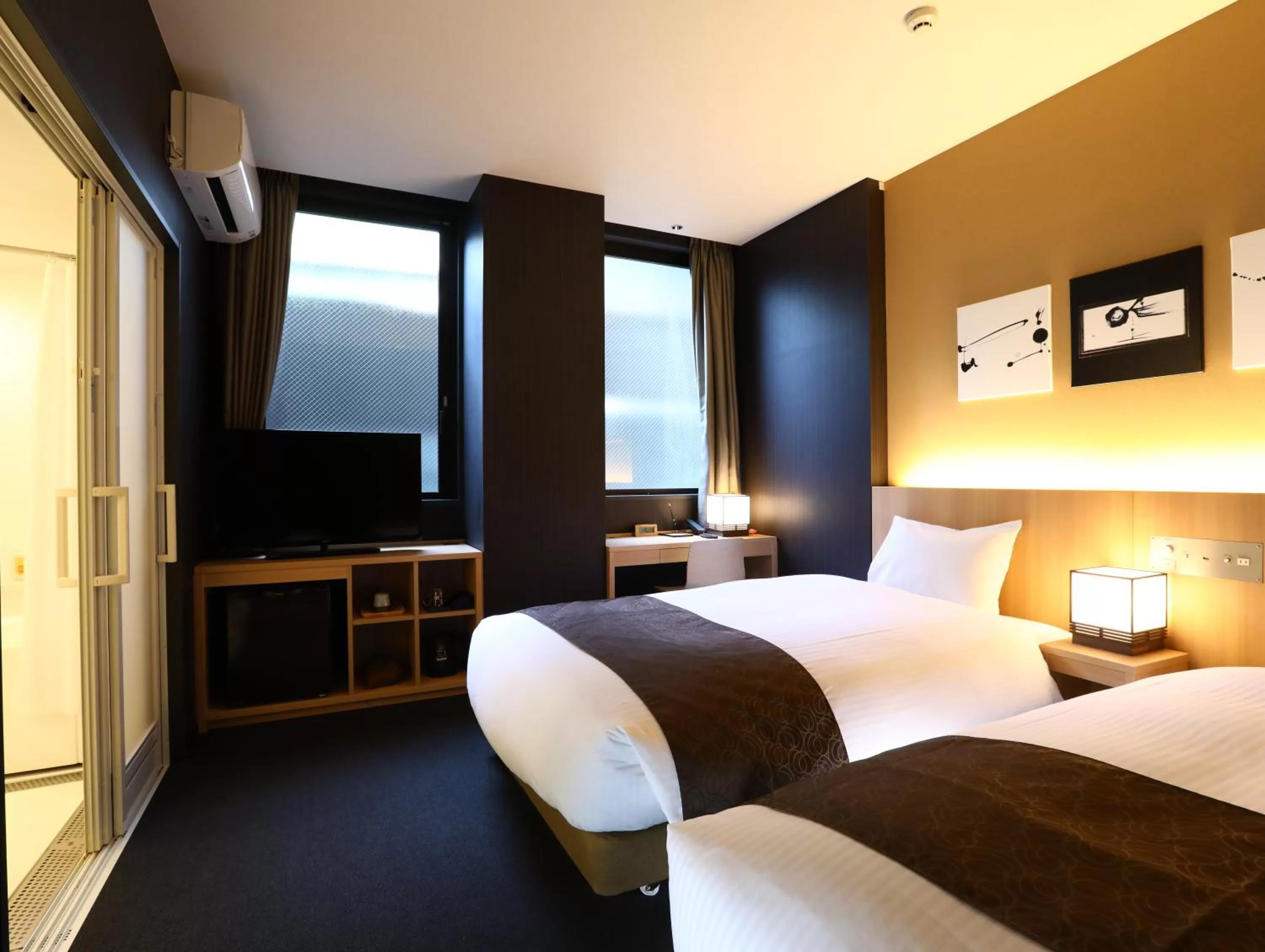 Facility for disabled guests, Bed in Hotel Wing International Kyoto - Shijo Karasuma