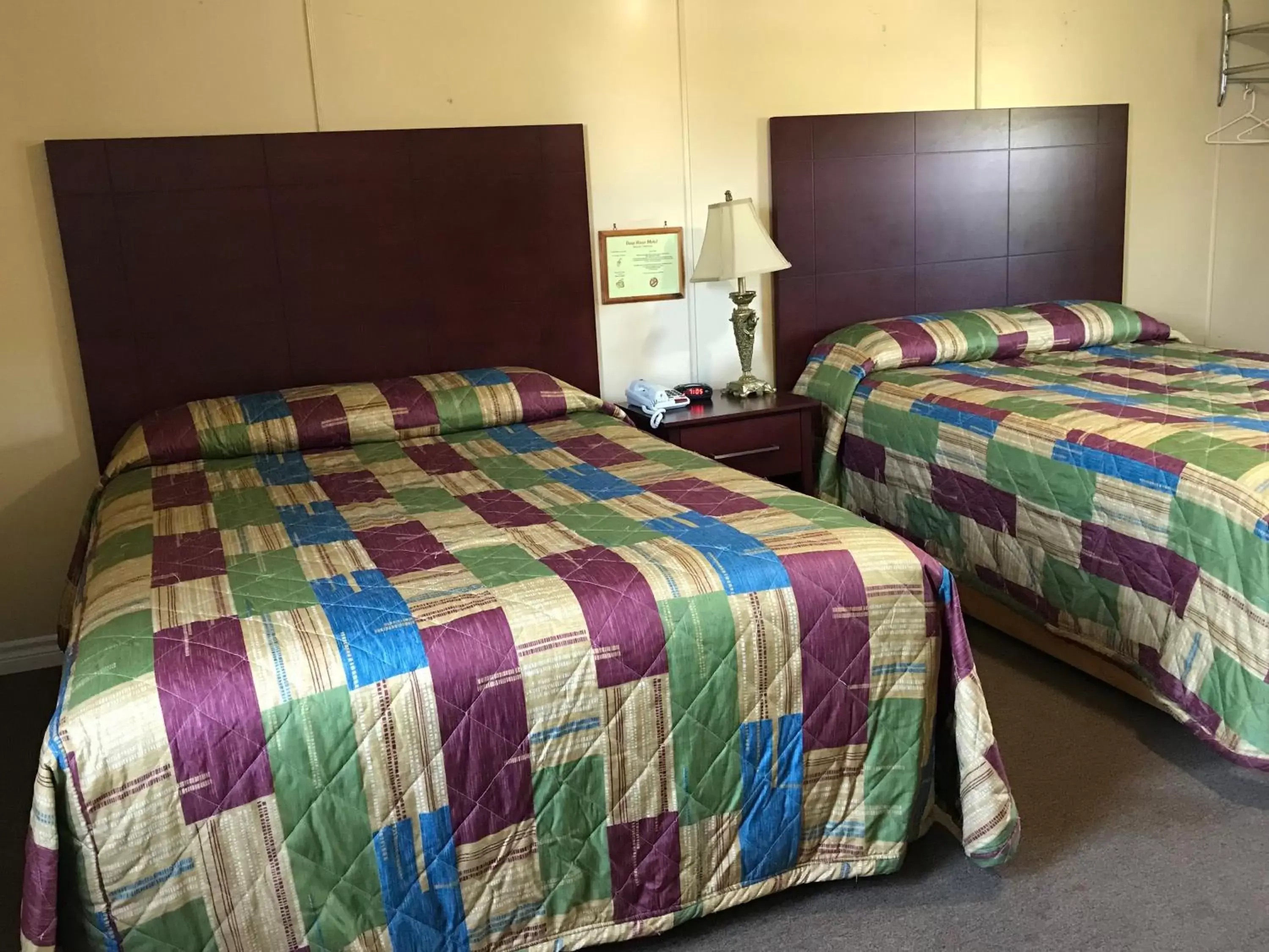 Bed in Deep River Motel